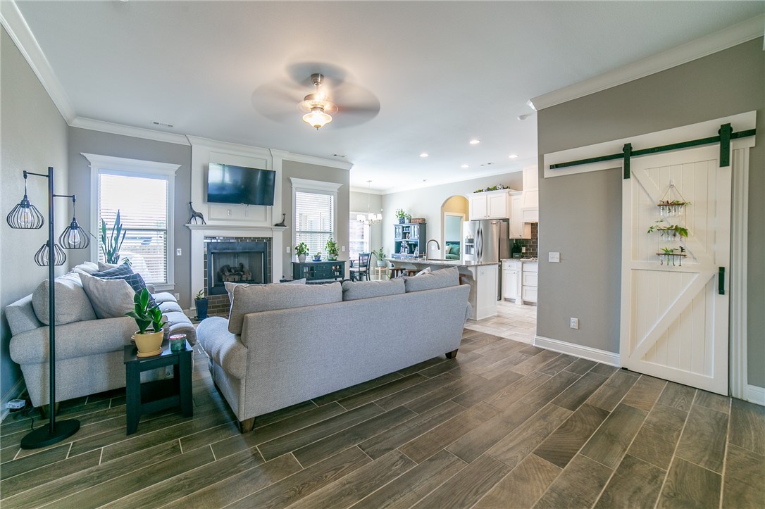 Fayetteville, Arkansas, 72701, United States, 4 Bedrooms Bedrooms, ,3 BathroomsBathrooms,Residential,For Sale,1874456