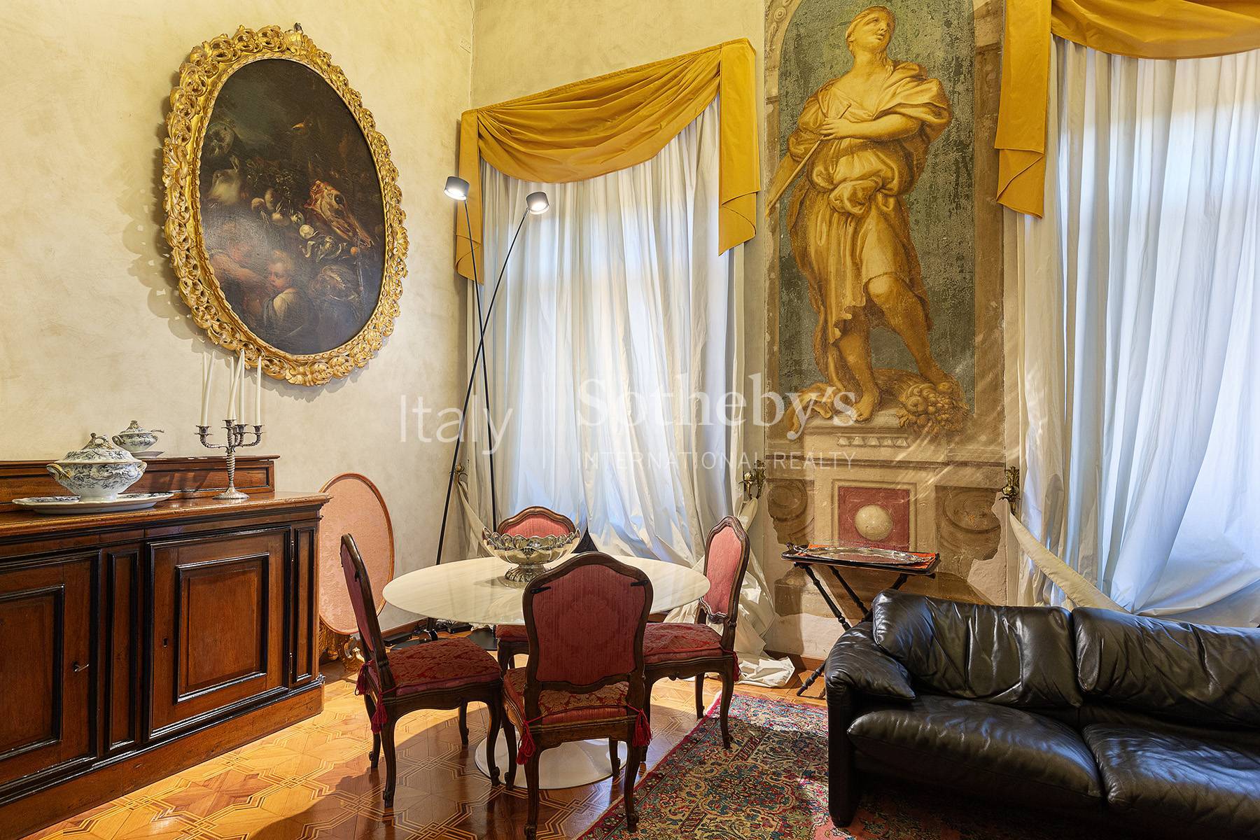  Exclusive residence with frescoes in a historic palace - 物件實景
