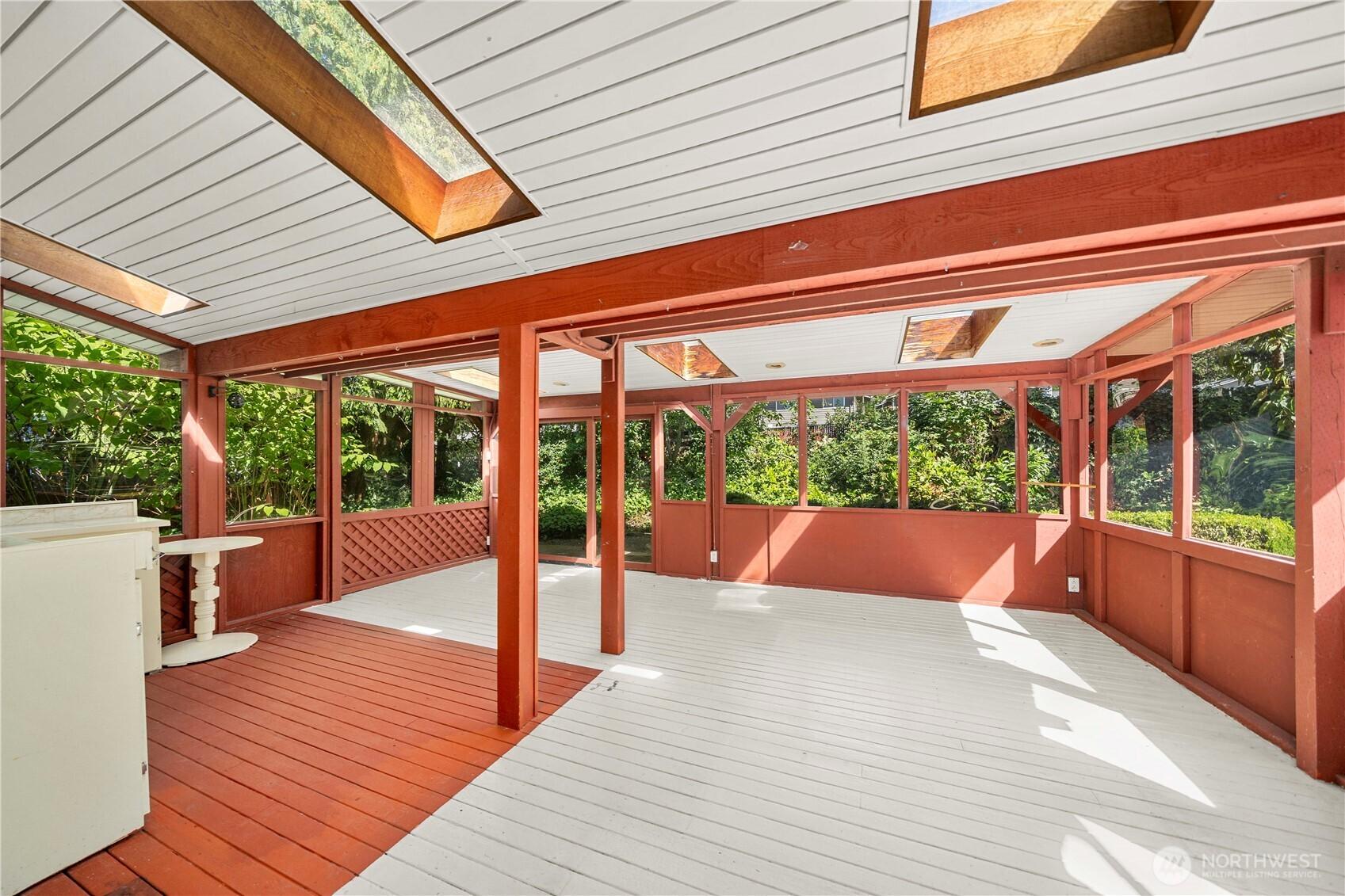 DES MOINES, Washington, 98198, United States, 5 Bedrooms Bedrooms, ,4 BathroomsBathrooms,Residential,For Sale,1927220