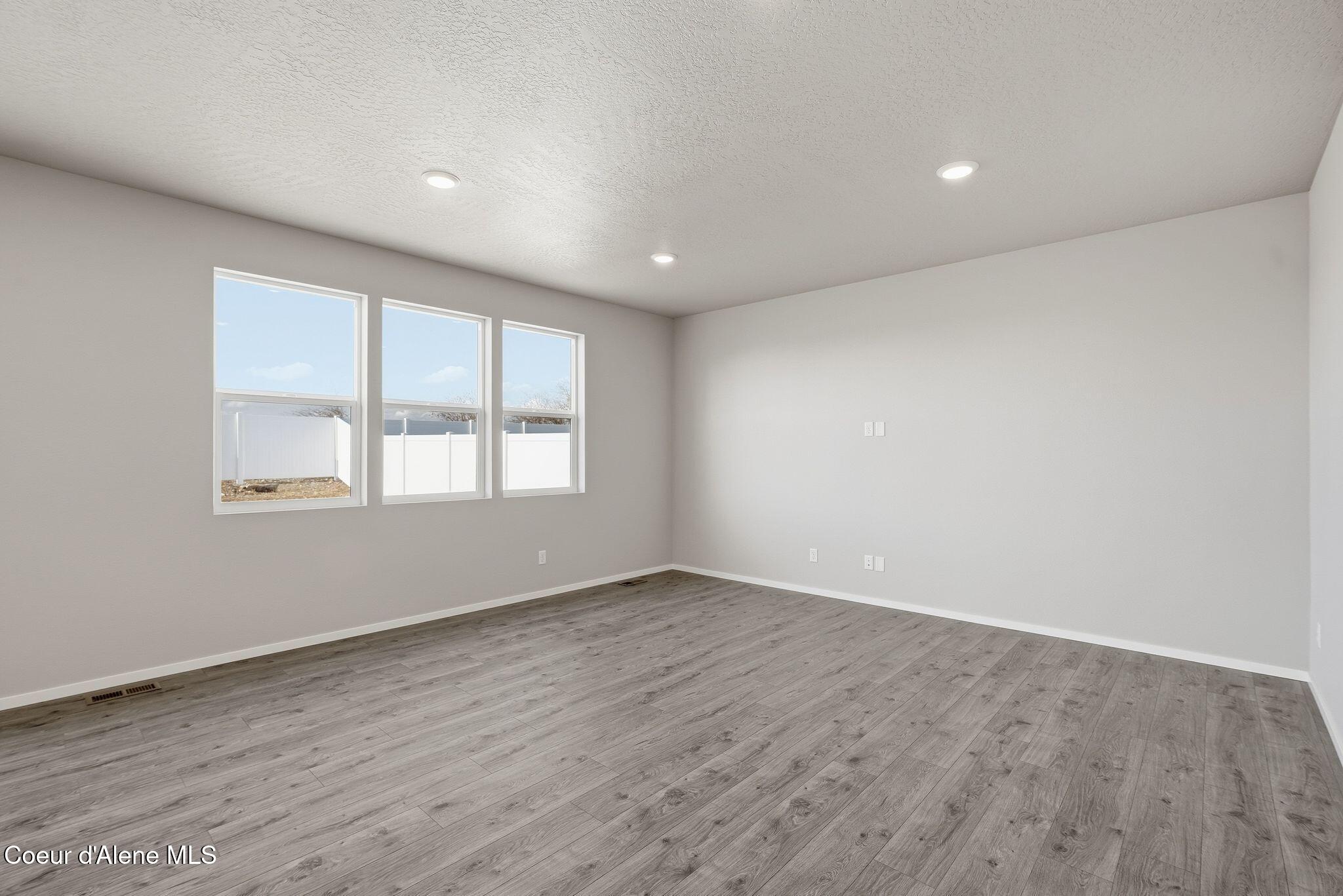 Post Falls, Idaho, 83854, United States, 4 Bedrooms Bedrooms, ,3 BathroomsBathrooms,Residential,For Sale,1973812