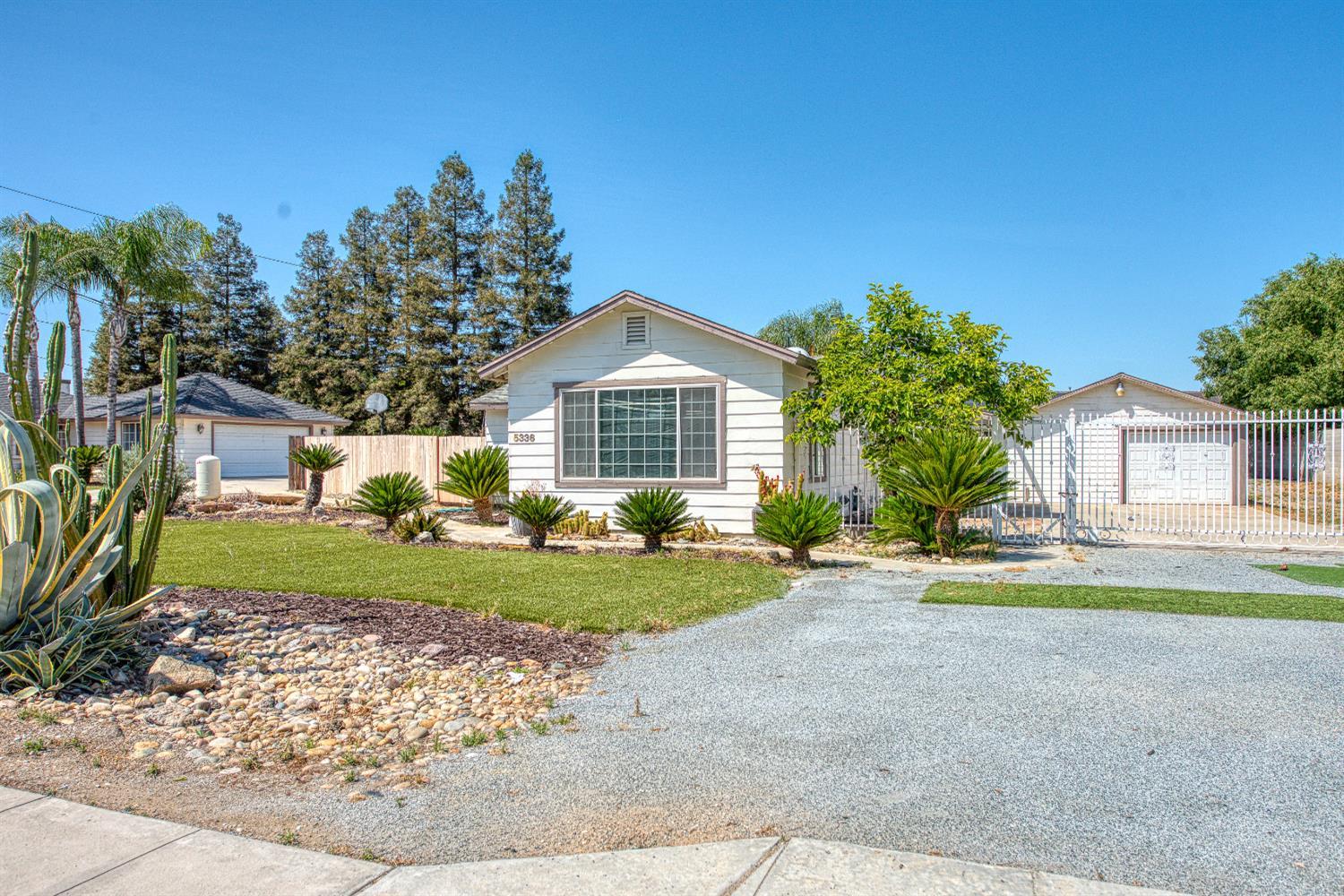 Fresno, California, 93722, United States, 3 Bedrooms Bedrooms, ,2 BathroomsBathrooms,Residential,For Sale,2039755