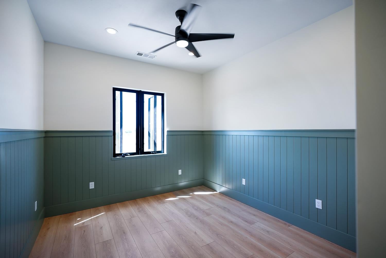 Burson, California, 95225, United States, 4 Bedrooms Bedrooms, ,4 BathroomsBathrooms,Residential,For Sale,2040271