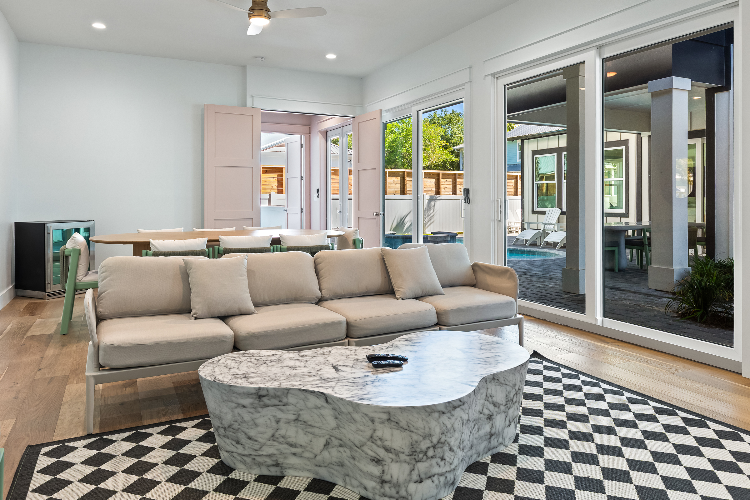  Grand Coastal Retreat With Carriage House And Resort-Style Pool - 物件實景