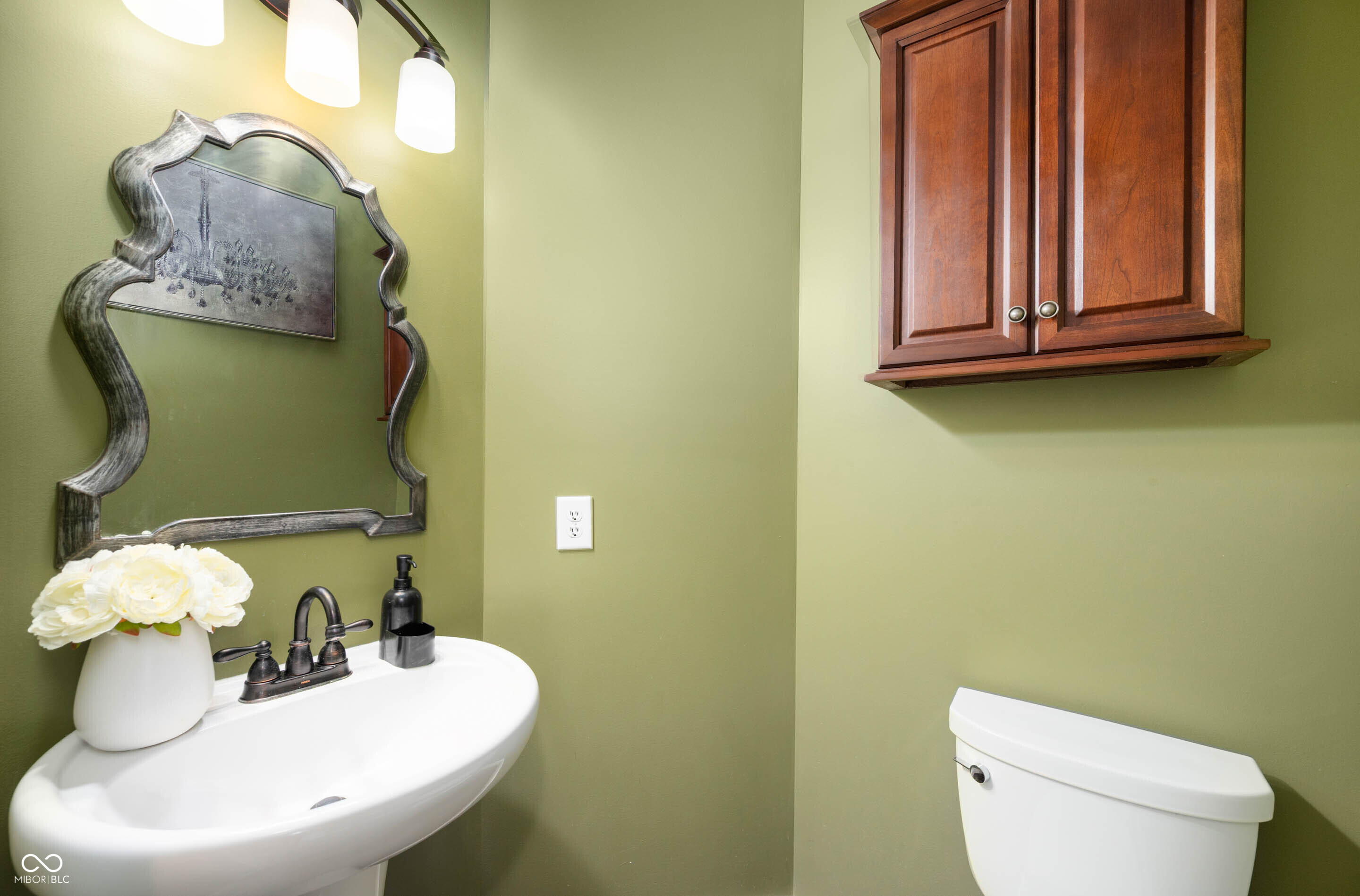 Greenwood, Indiana, 46143, United States, 5 Bedrooms Bedrooms, ,4 BathroomsBathrooms,Residential,For Sale,1879324