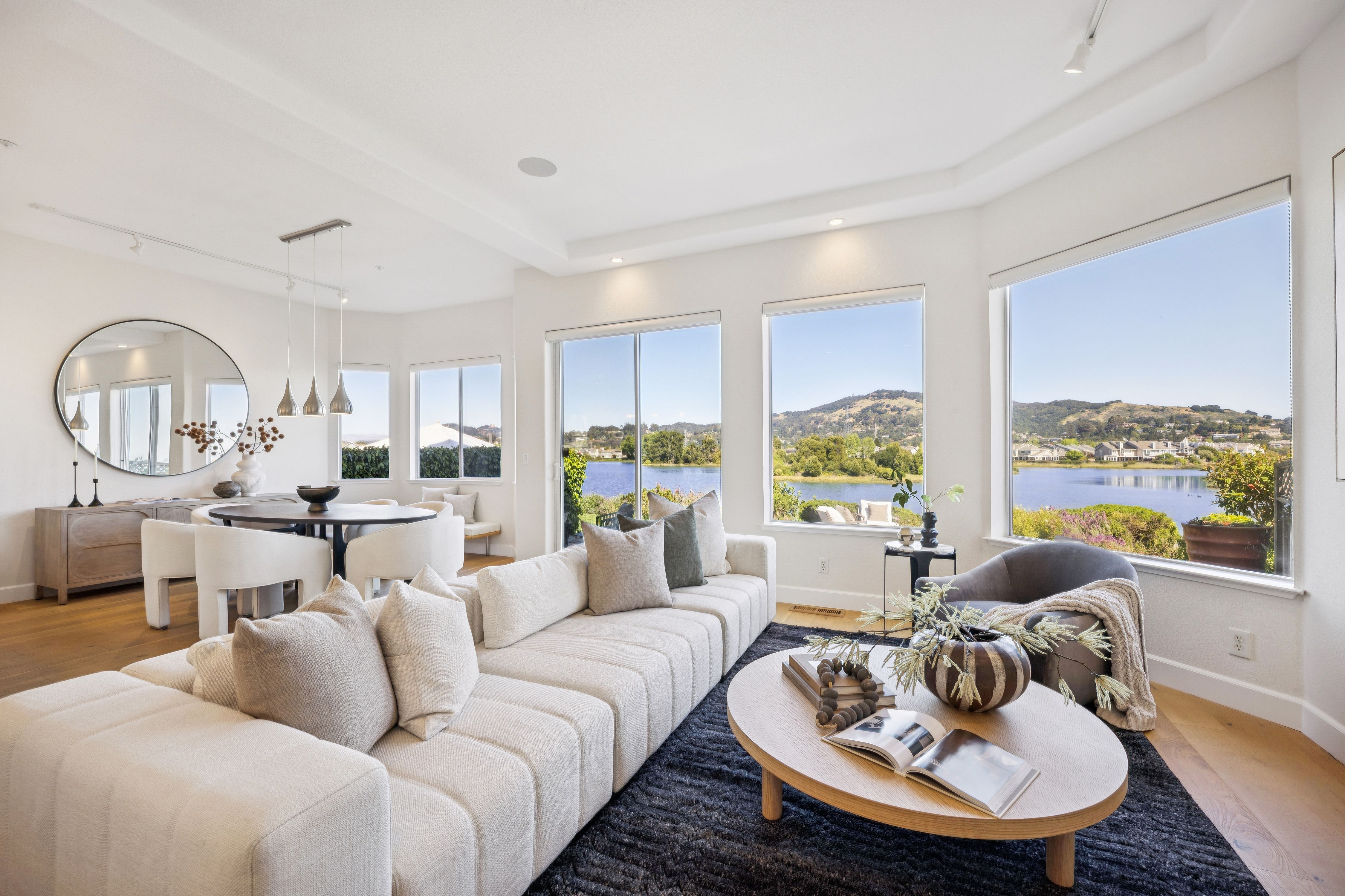  Sunny Waterfront Baypoint Lagoon Home - 物件實景