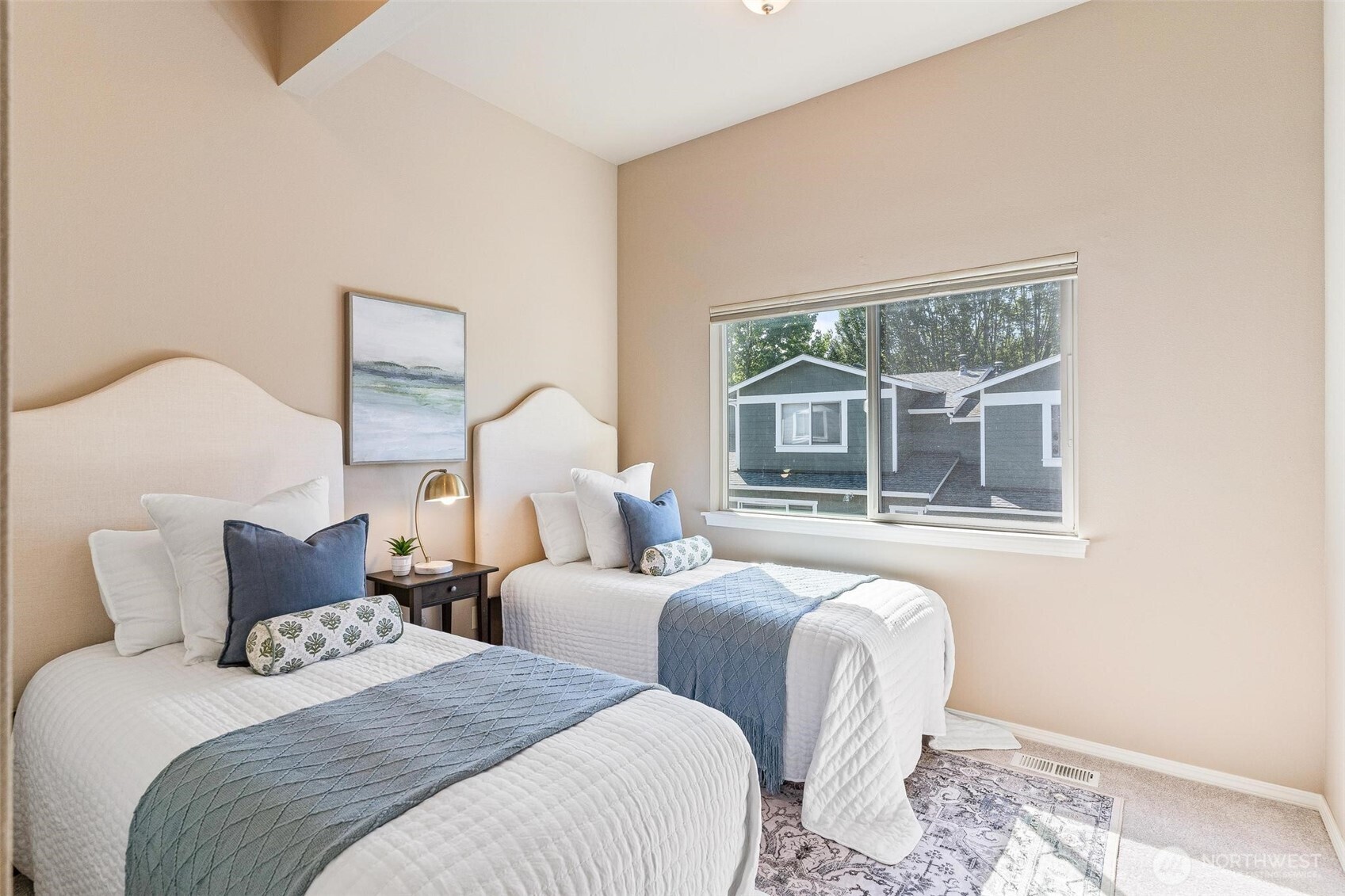 Kenmore, Washington, 98028, United States, 3 Bedrooms Bedrooms, ,2 BathroomsBathrooms,Residential,For Sale,1974587