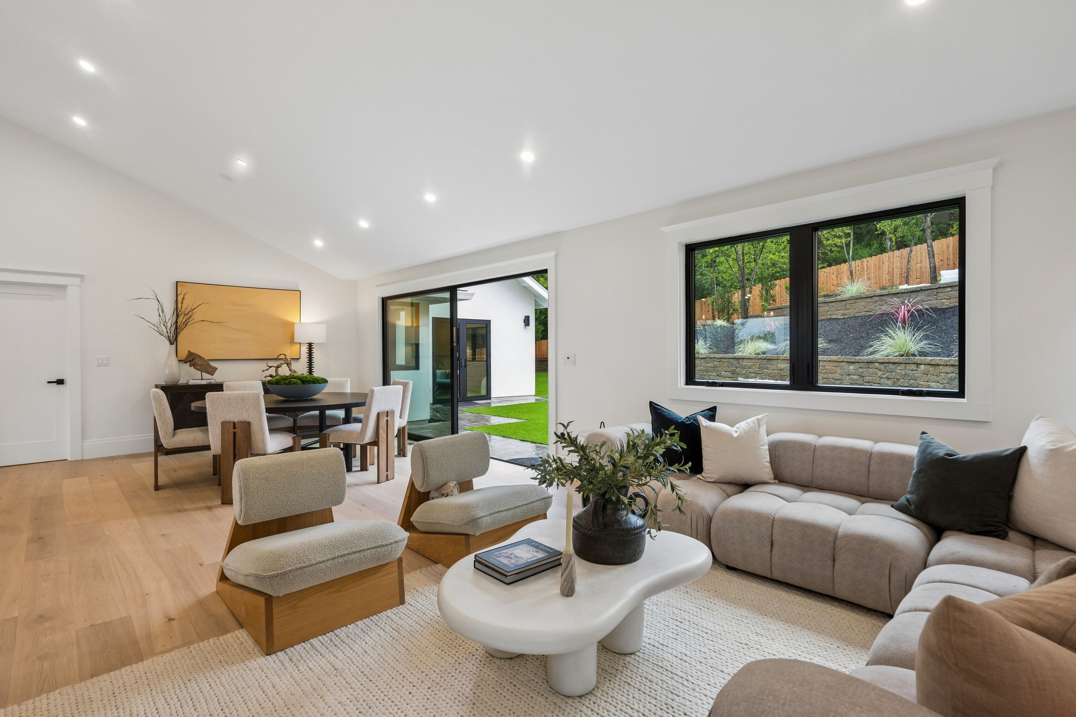  Spectacular Newly Developed Home - 物件實景