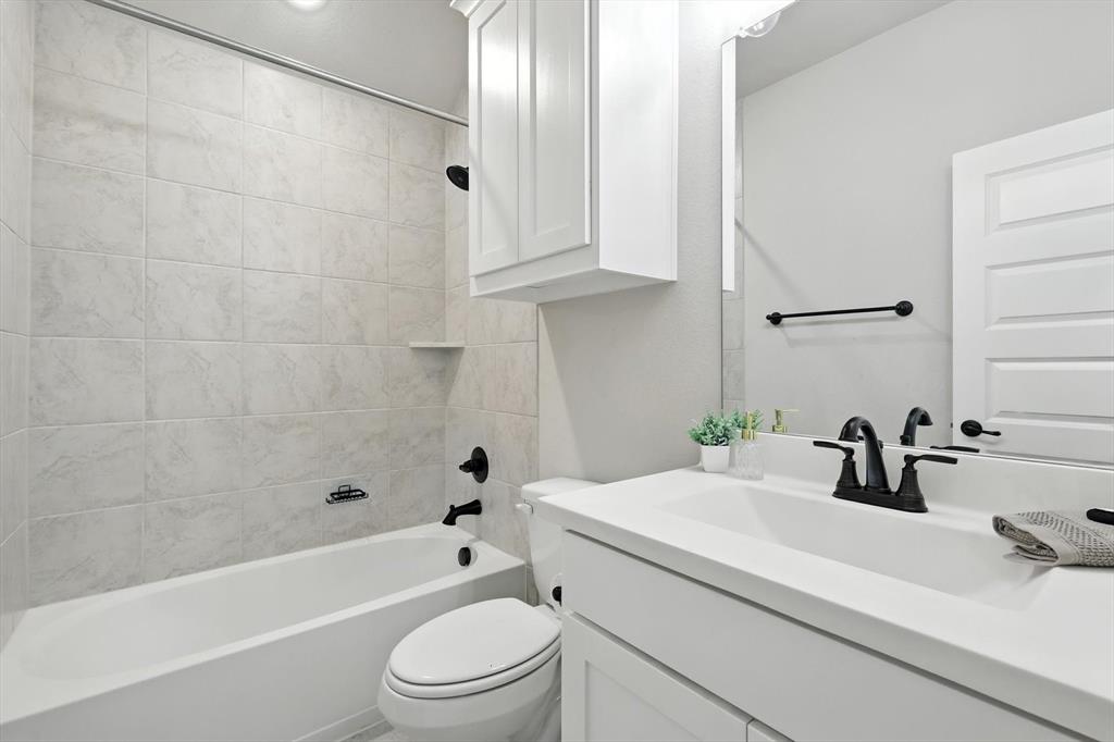 Mansfield, Texas, 76084, United States, 4 Bedrooms Bedrooms, ,4 BathroomsBathrooms,Residential,For Sale,1927817