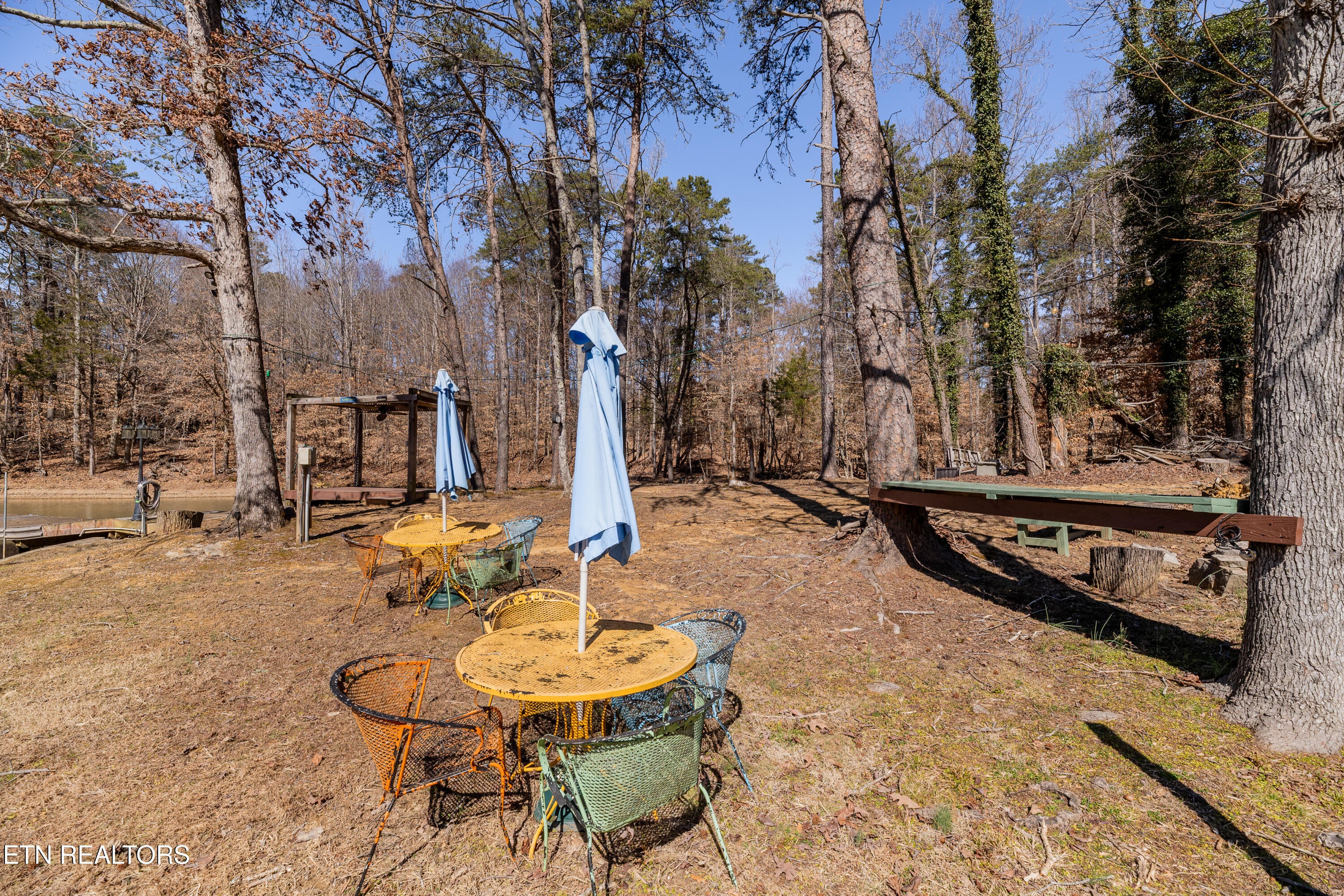 Kingston, Tennessee, 37763, United States, 4 Bedrooms Bedrooms, ,2 BathroomsBathrooms,Residential,For Sale,1850239