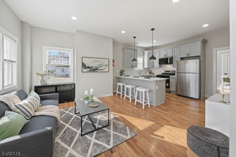 Bloomfield Twp., New Jersey, 07003, United States, 6 Bedrooms Bedrooms, ,3 BathroomsBathrooms,Residential,For Sale,2003277