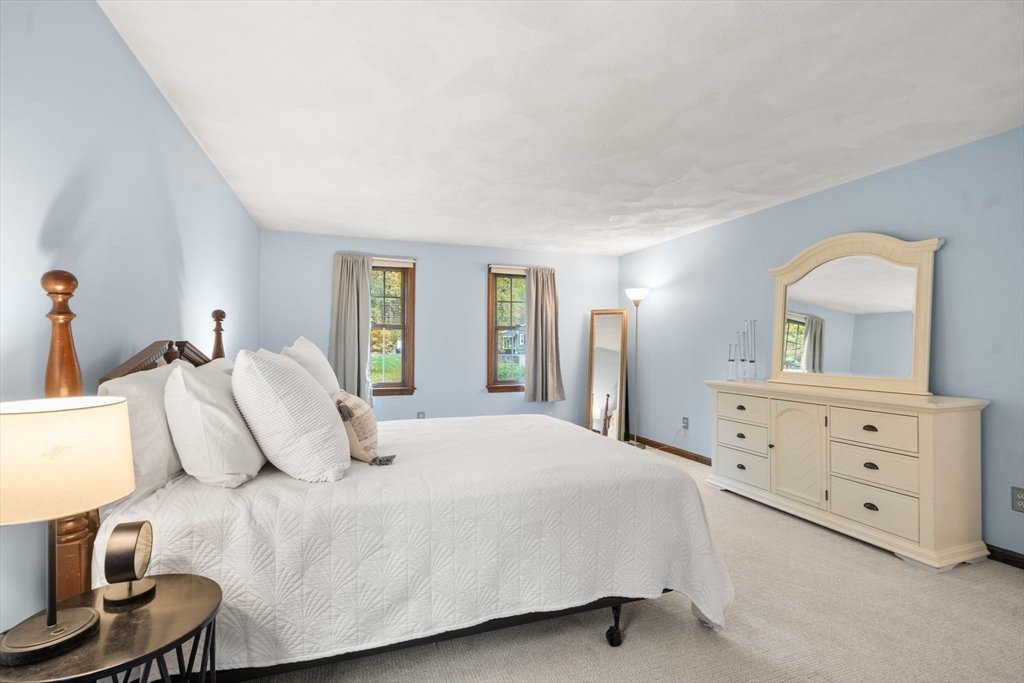 Marlborough, Massachusetts, 01752, United States, 4 Bedrooms Bedrooms, ,Residential,For Sale,1987097