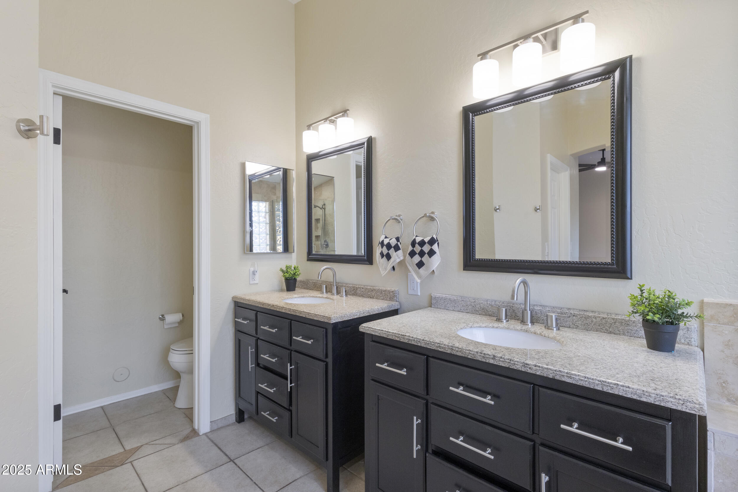 Scottsdale, Arizona, 85260, United States, 4 Bedrooms Bedrooms, ,2 BathroomsBathrooms,Residential,For Sale,1990933