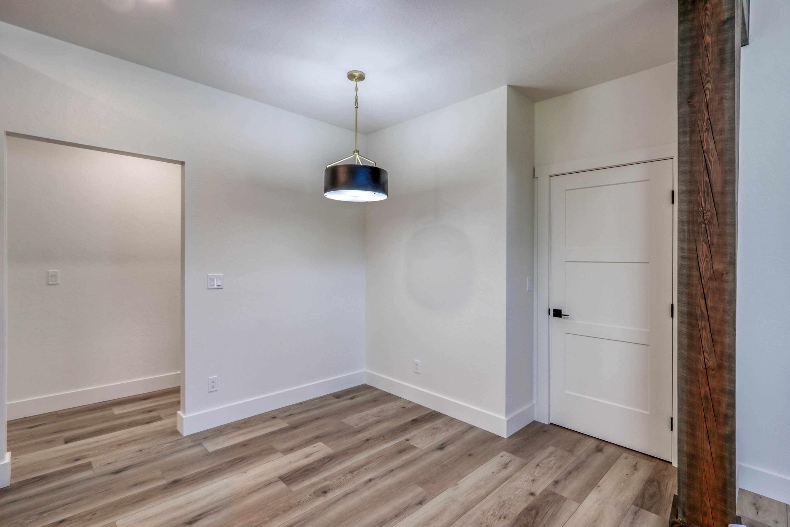 Sandpoint, Idaho, 83864, United States, 3 Bedrooms Bedrooms, ,3 BathroomsBathrooms,Residential,For Sale,1905788