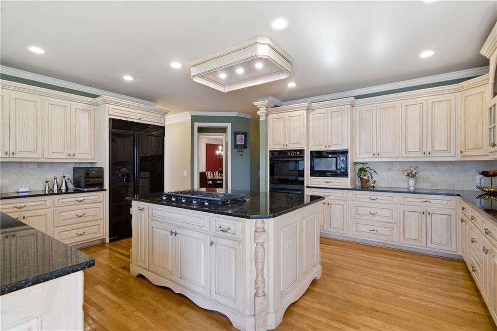 Cumming, Georgia, 30041, United States, 5 Bedrooms Bedrooms, ,6 BathroomsBathrooms,Residential,For Sale,2029998