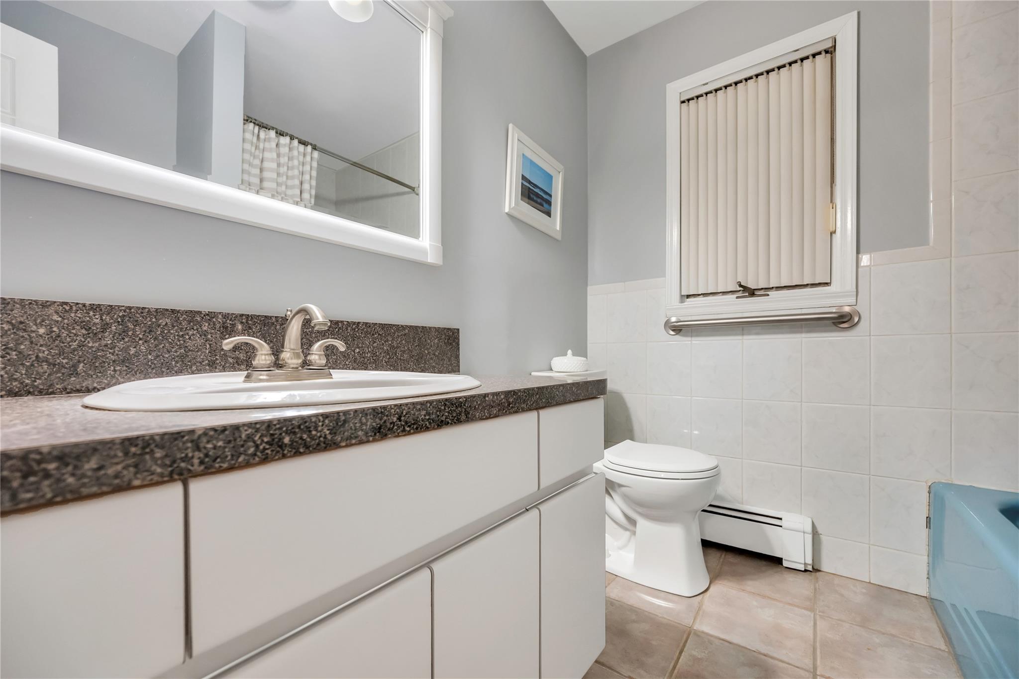 Hauppauge, New York, 11788, United States, 4 Bedrooms Bedrooms, ,2 BathroomsBathrooms,Residential,For Sale,1714342