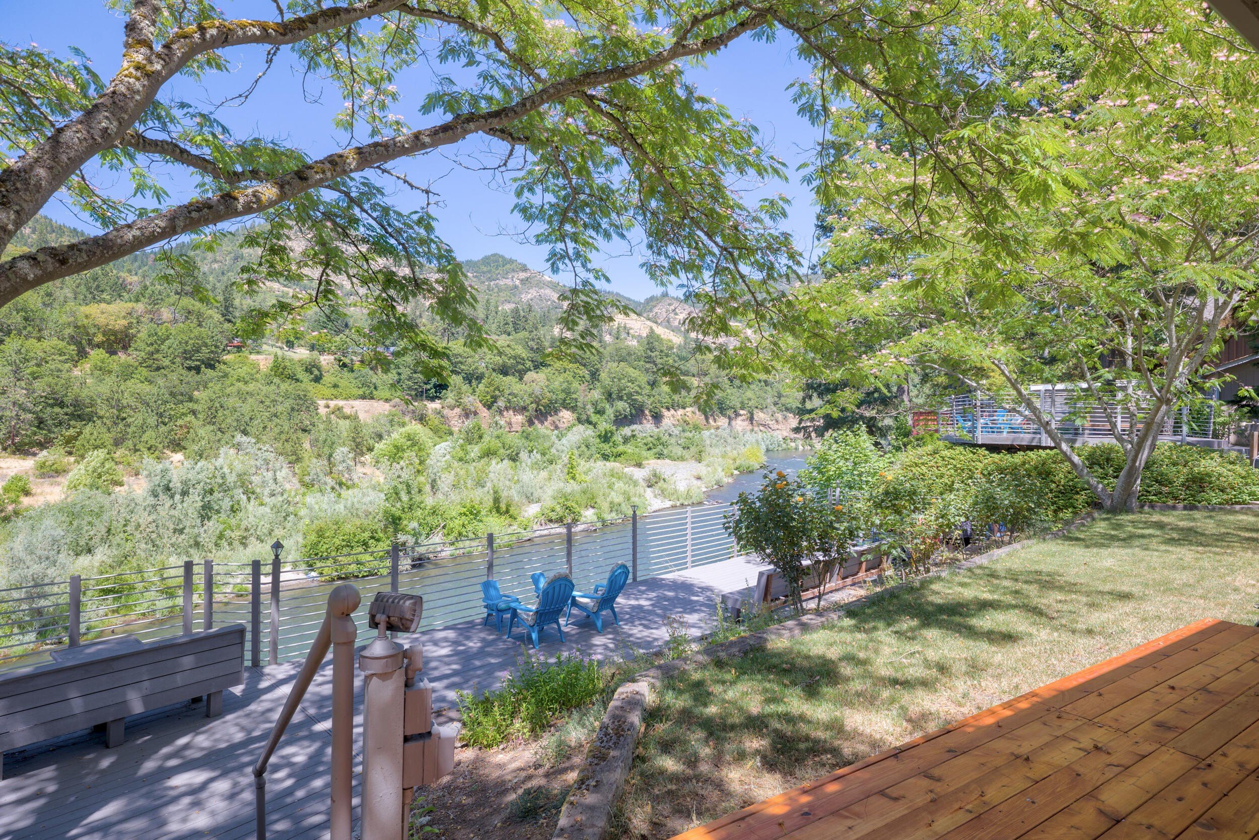Grants Pass, Oregon, 97527, United States, 3 Bedrooms Bedrooms, ,3 BathroomsBathrooms,Residential,For Sale,1822817