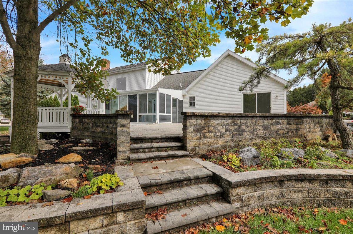 Lebanon, Pennsylvania, 17042, United States, 5 Bedrooms Bedrooms, ,4 BathroomsBathrooms,Residential,For Sale,1965418