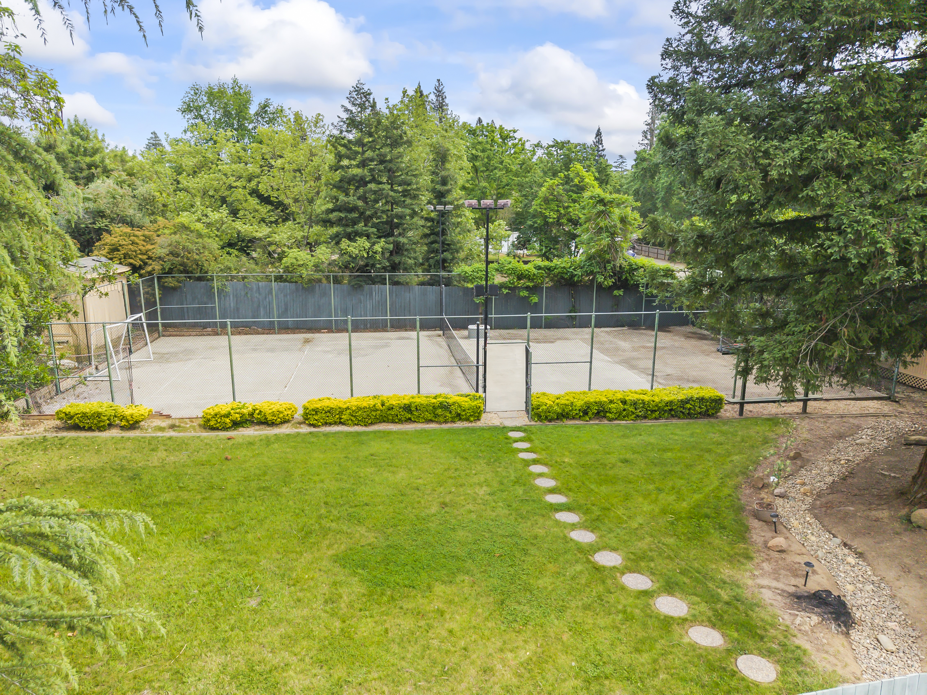  2230 Hillcrest Way, Carmichael, CA 95608 - 物件實景