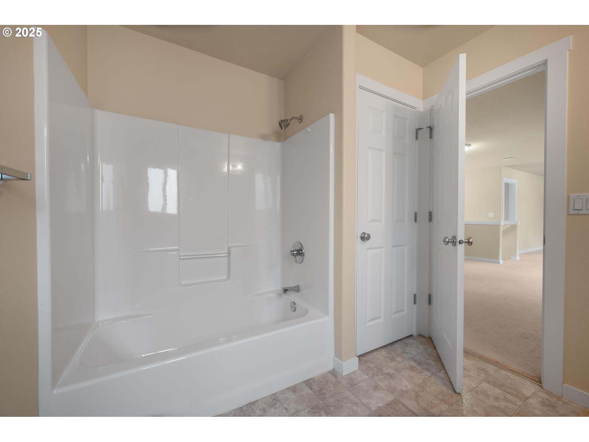 Portland, Oregon, 97225, United States, 3 Bedrooms Bedrooms, ,2 BathroomsBathrooms,Residential,For Sale,1995924