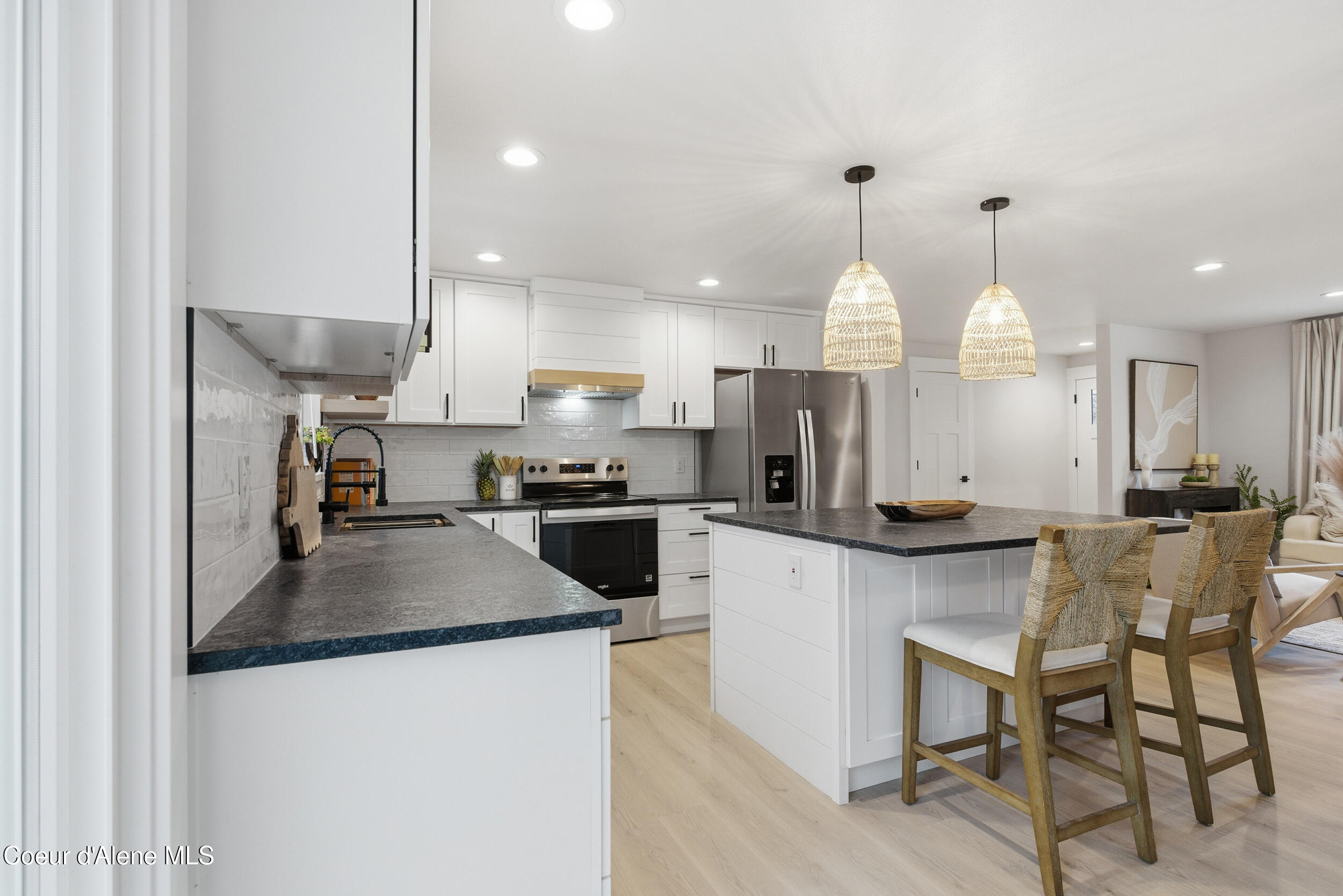 Coeur d'Alene, Idaho, 83814, United States, 2 Bedrooms Bedrooms, ,1 BathroomBathrooms,Residential,For Sale,2010997