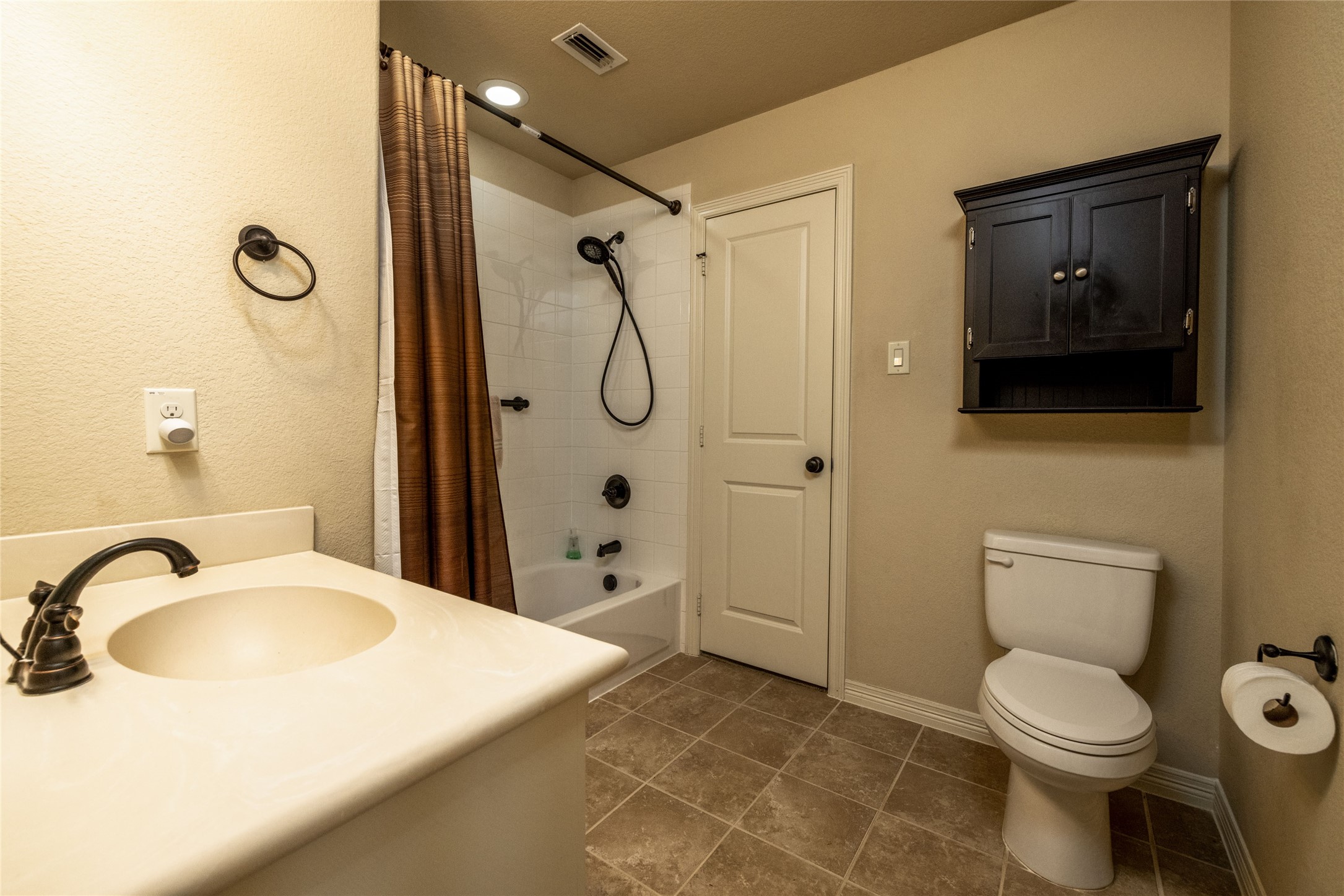Roanoke, Texas, 76262, United States, 4 Bedrooms Bedrooms, ,5 BathroomsBathrooms,Residential,For Sale,1827754