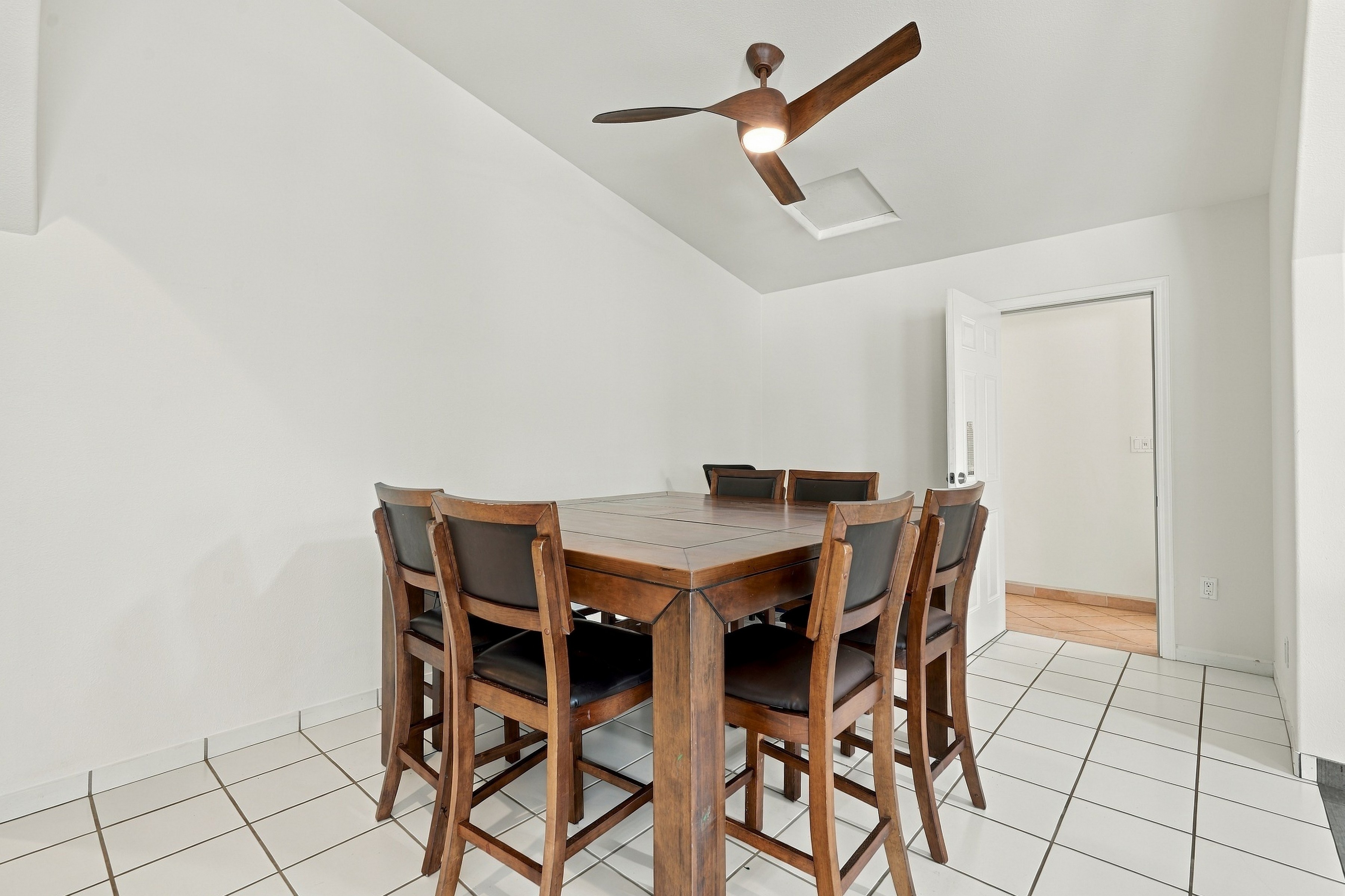 Spacious 5-Bedroom Home in Ka Ono Ulu Estates - 物件實景