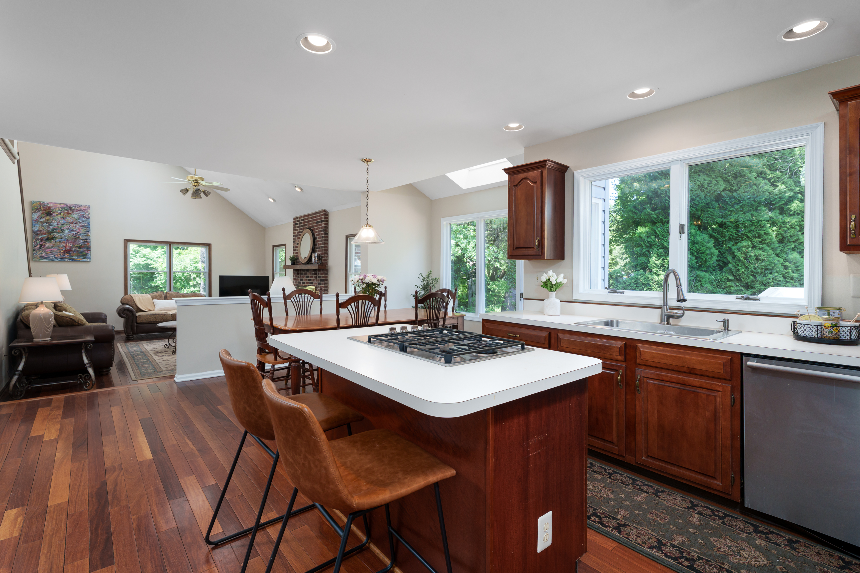  Stately West Windsor Home Near Princeton - 物件實景