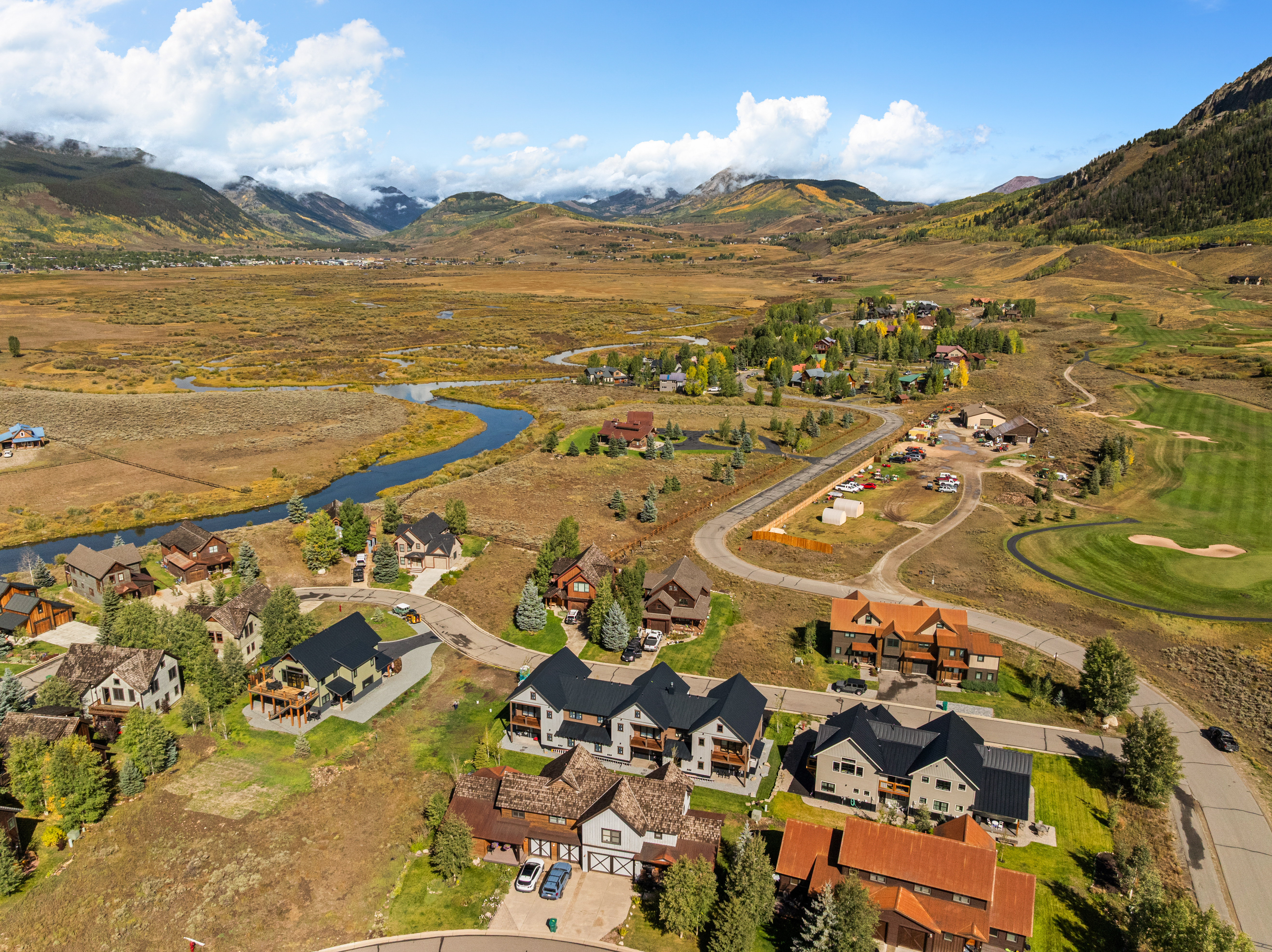 Newly Built End-Unit Townhome Offers The Ultimate Mountain LIfestyle - 物件實景