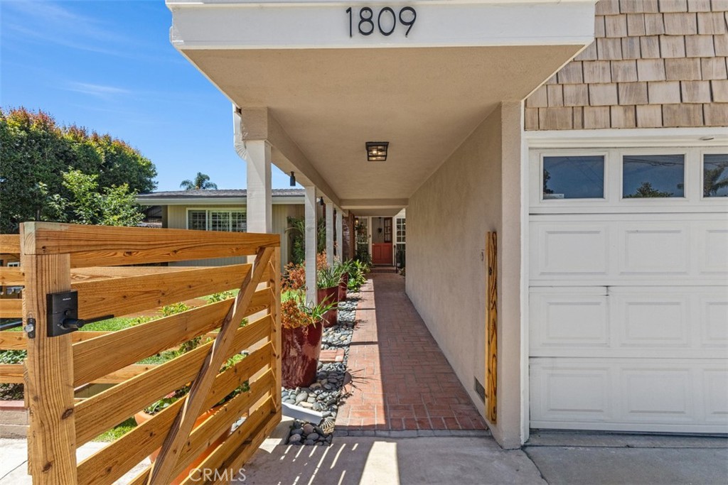 Costa Mesa, California, 92627, United States, 4 Bedrooms Bedrooms, ,3 BathroomsBathrooms,Residential,For Sale,1926286