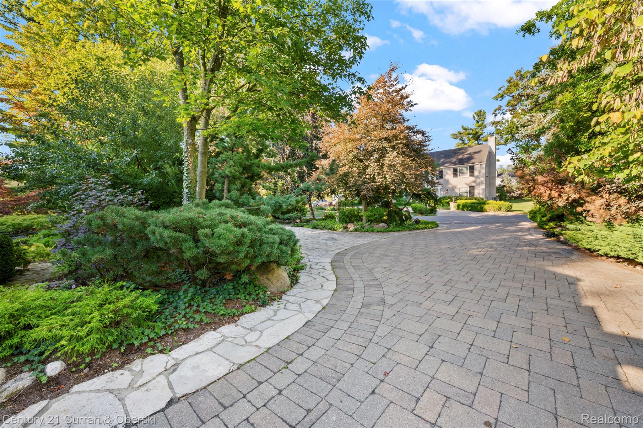 Dearborn, Michigan, 48124, United States, 4 Bedrooms Bedrooms, ,4 BathroomsBathrooms,Residential,For Sale,1983815