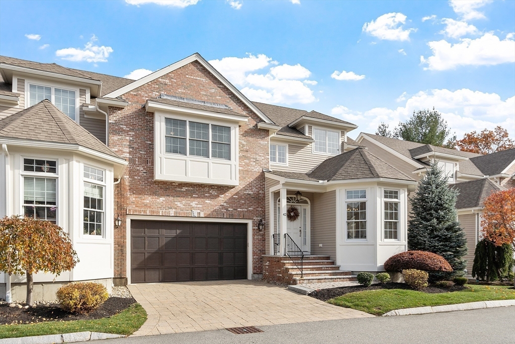 Lynnfield, Massachusetts, 01940, United States, 2 Bedrooms Bedrooms, ,3 BathroomsBathrooms,Residential,For Sale,1991893