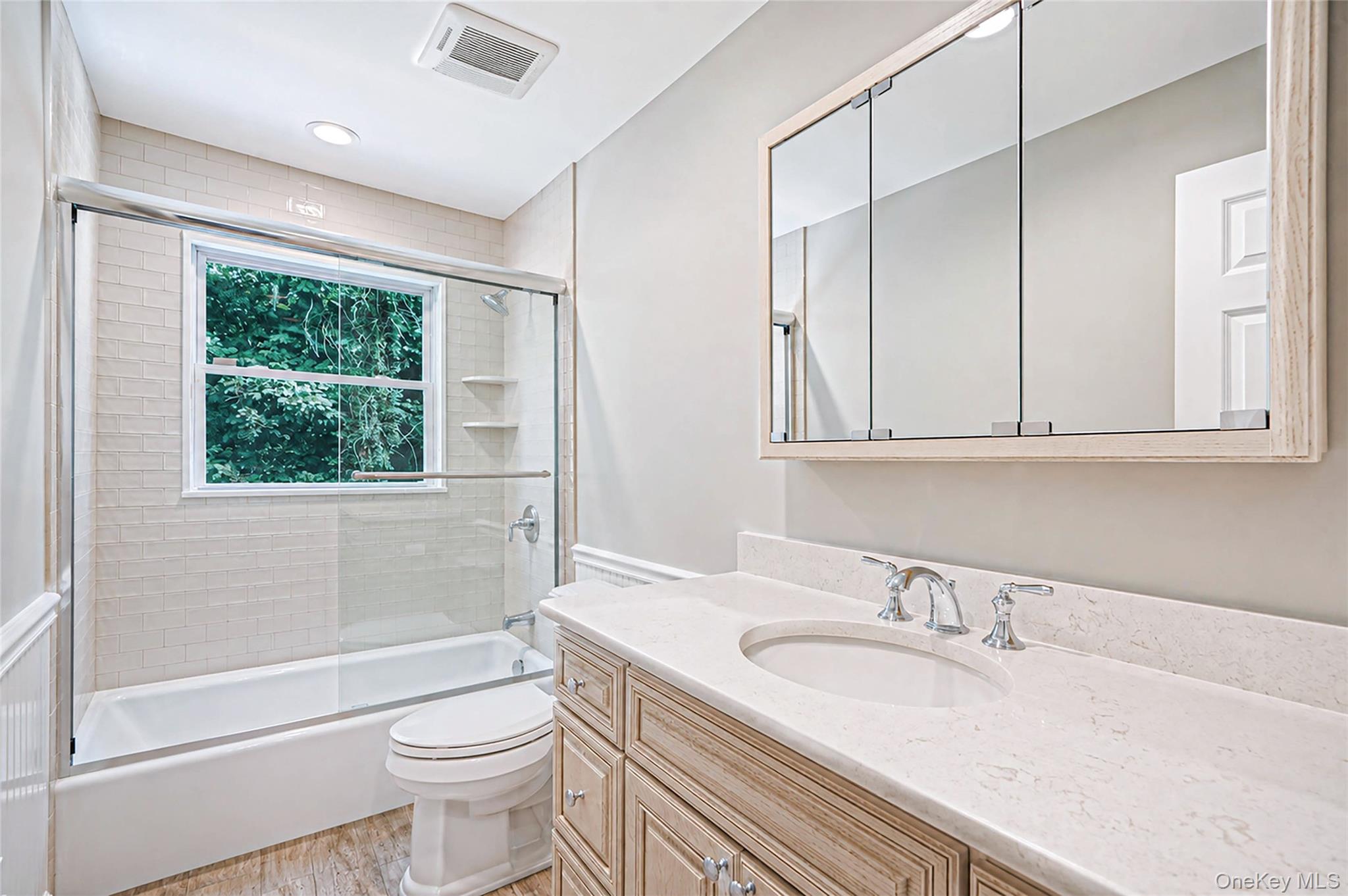  10 Williamsburg Drive, Northport, NY, 11768 - 物件實景