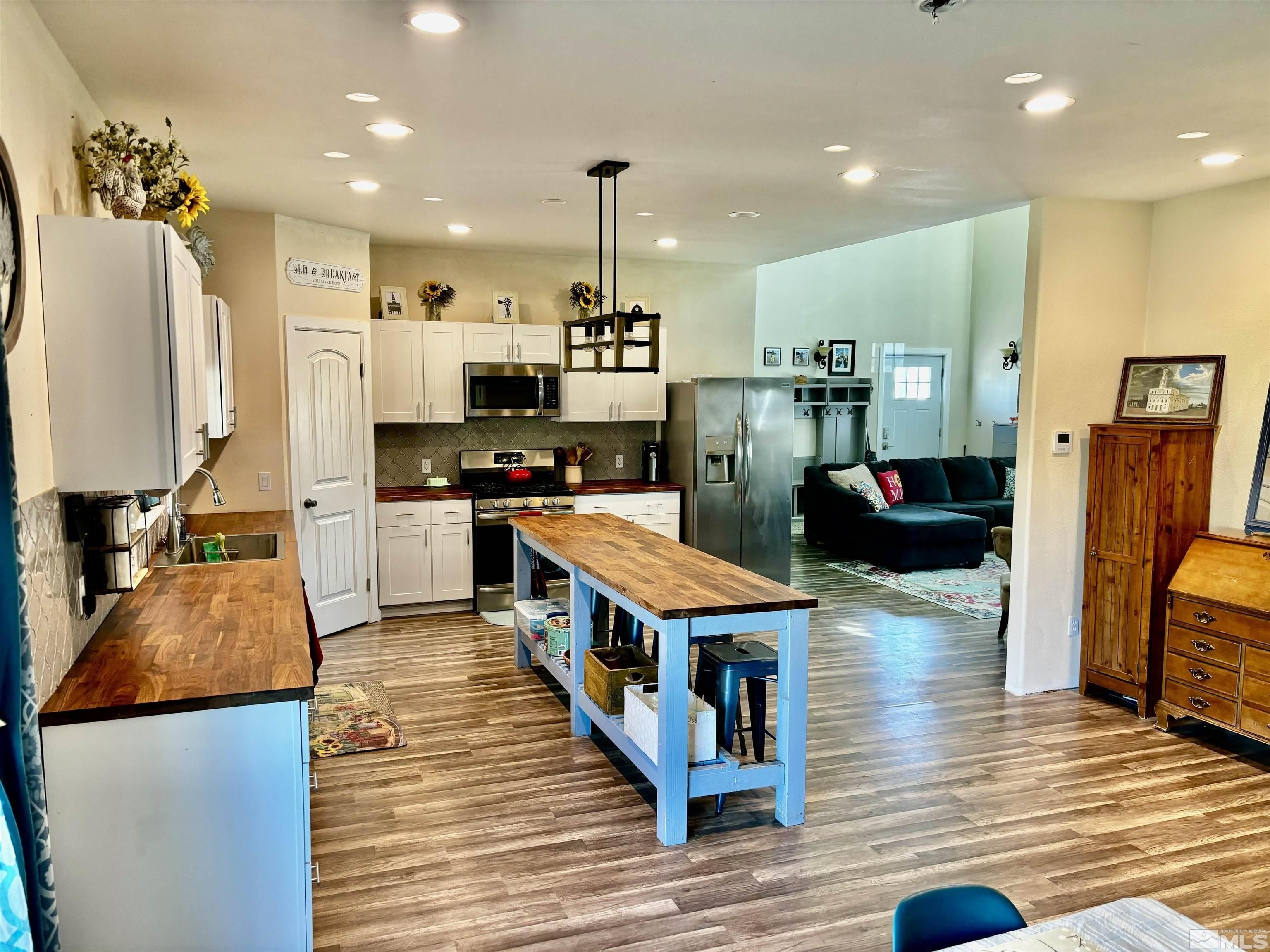 Winnemucca, Nevada, 89445, United States, 5 Bedrooms Bedrooms, ,4 BathroomsBathrooms,Residential,For Sale,1975450