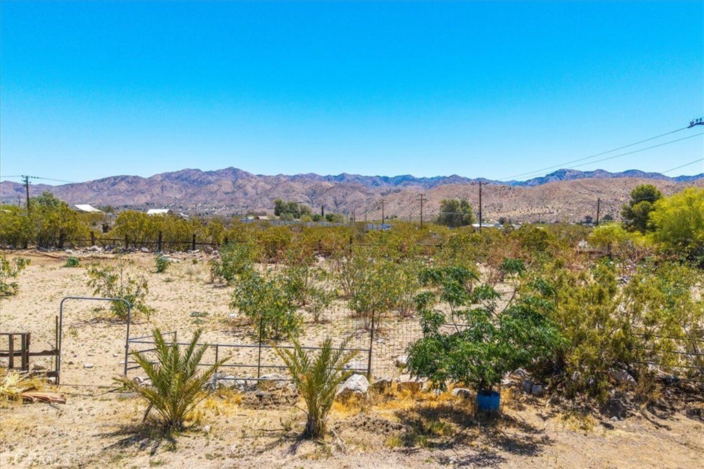 Morongo Valley, California, 92256, United States, 2 Bedrooms Bedrooms, ,2 BathroomsBathrooms,Residential,For Sale,1819780