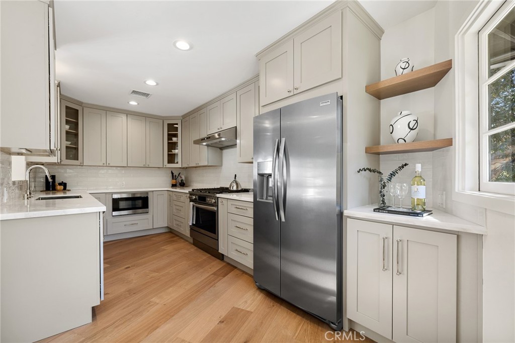 Pasadena, California, 91105, United States, 3 Bedrooms Bedrooms, ,3 BathroomsBathrooms,Residential,For Sale,1941593