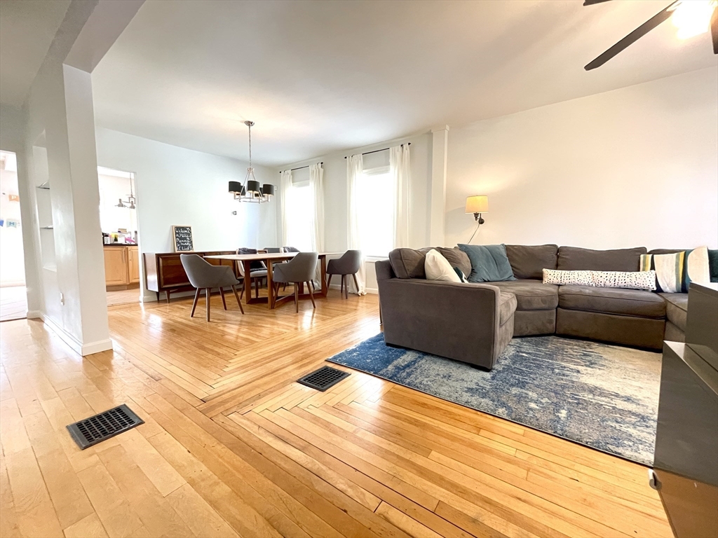 Beverly, Massachusetts, 01915, United States, 4 Bedrooms Bedrooms, ,3 BathroomsBathrooms,Residential,For Sale,1987739