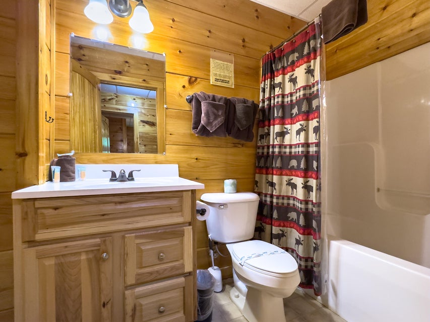 Sevierville, Tennessee, 37876, United States, 13 Bedrooms Bedrooms, ,14 BathroomsBathrooms,Residential,For Sale,1974606