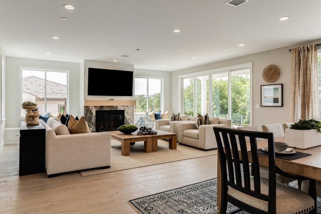 San Luis Obispo, California, 93401, United States, 5 Bedrooms Bedrooms, ,6 BathroomsBathrooms,Residential,For Sale,2008963