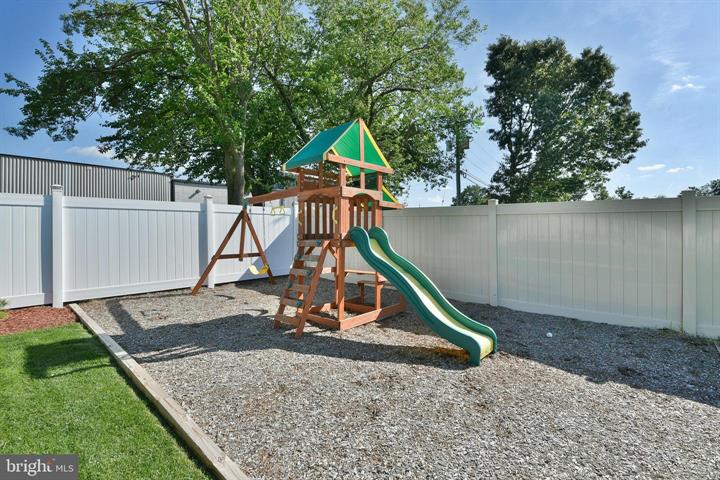 Cinnaminson, New Jersey, 08077, United States, 4 Bedrooms Bedrooms, ,4 BathroomsBathrooms,Residential,For Sale,1973865