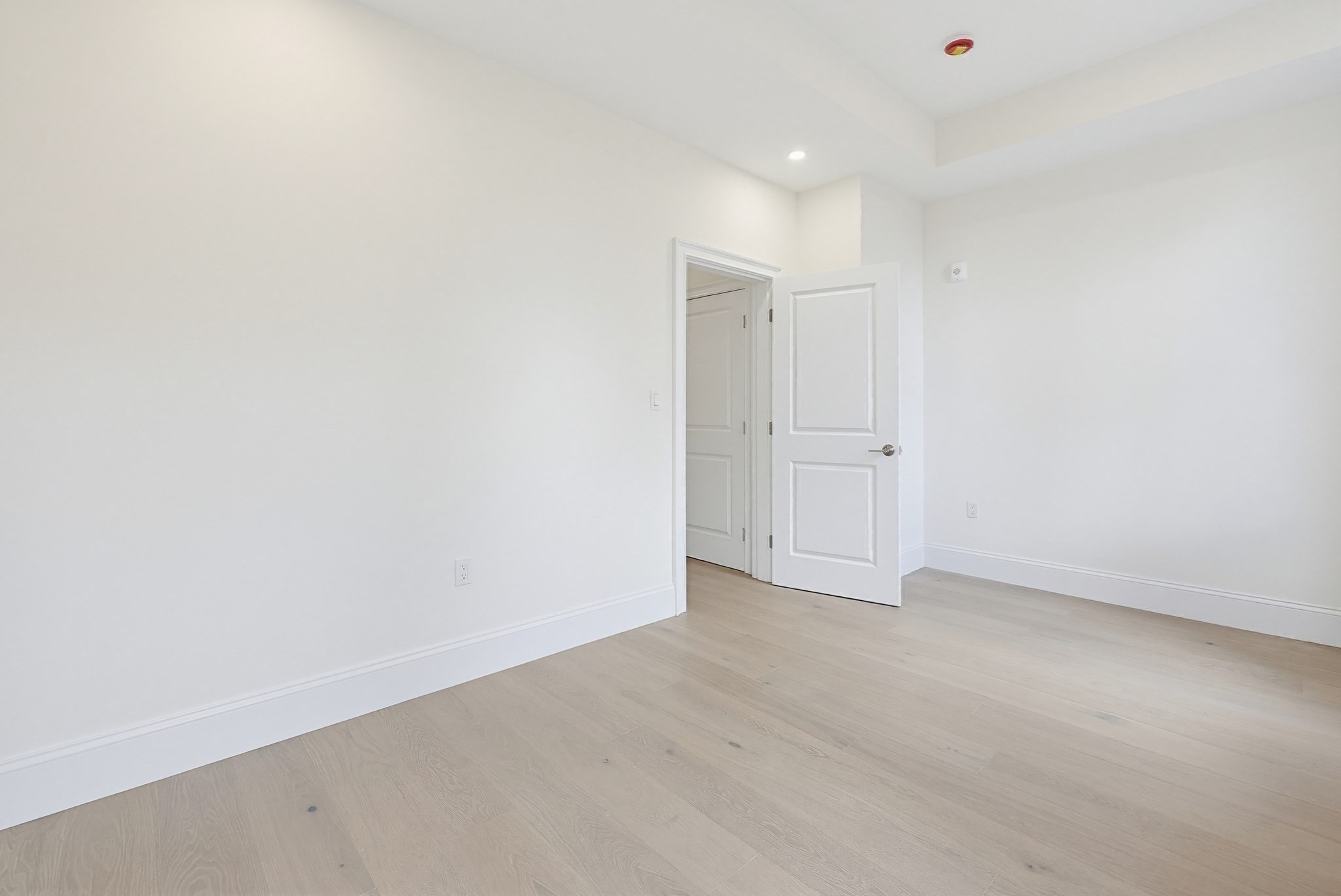 Brighton, Massachusetts, 02135, United States, 4 Bedrooms Bedrooms, ,4 BathroomsBathrooms,Residential,For Sale,2030744