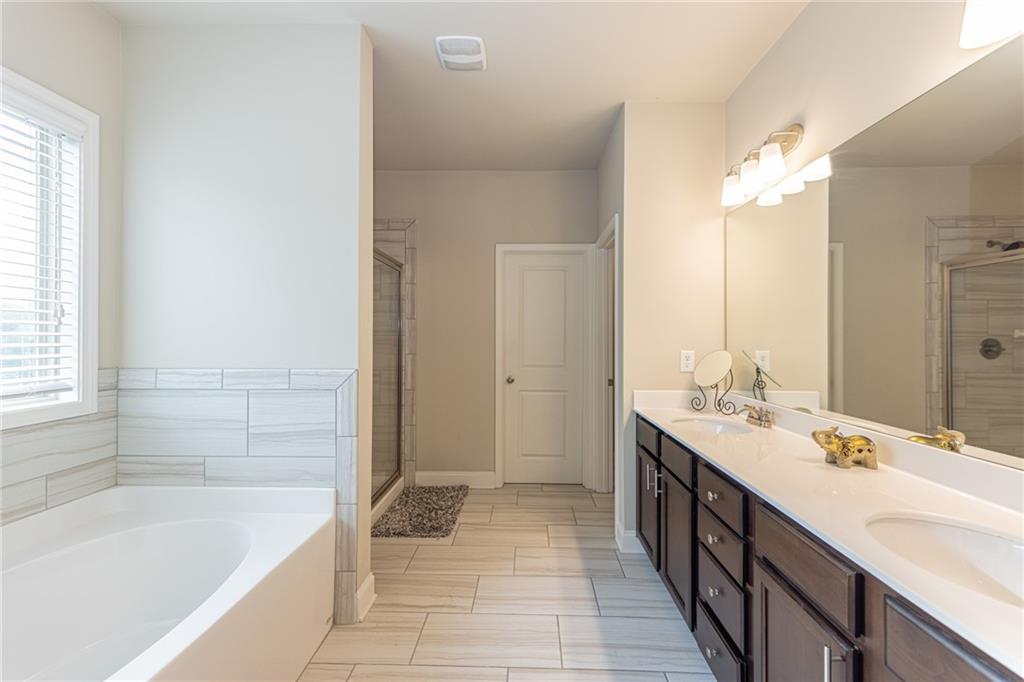 Lawrenceville, Georgia, 30046, United States, 5 Bedrooms Bedrooms, ,4 BathroomsBathrooms,Residential,For Sale,1982539