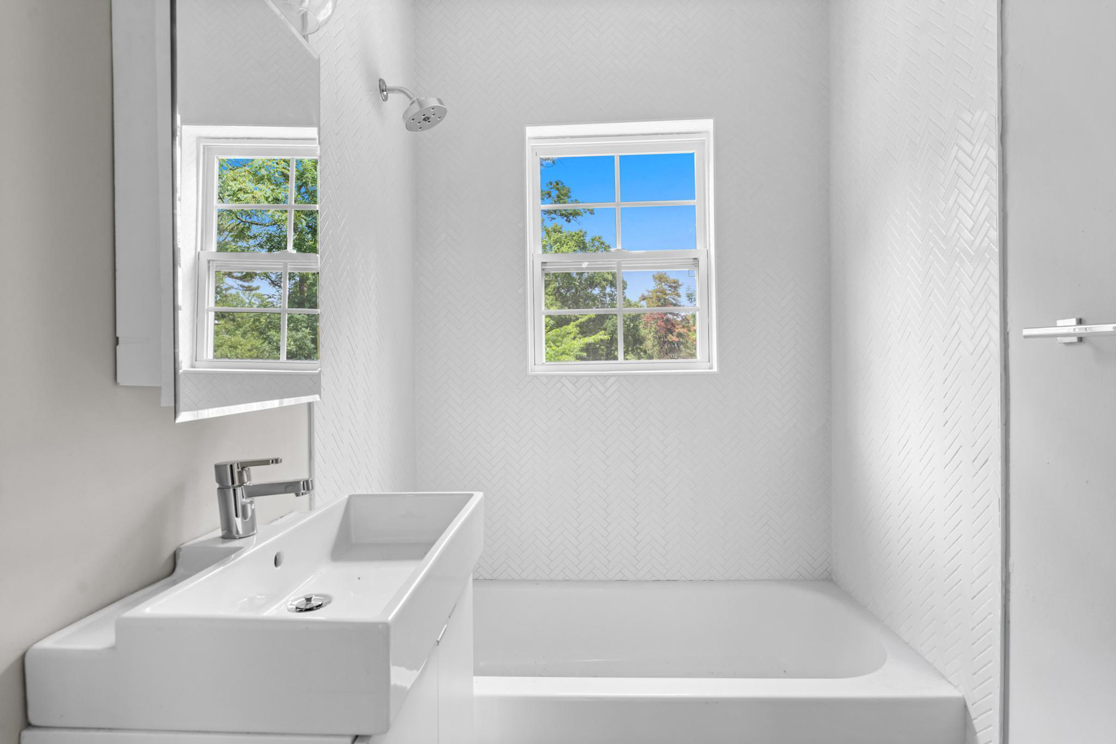  Move-in Ready Four Bedroom Home Offers Intown Convenience - 物件實景