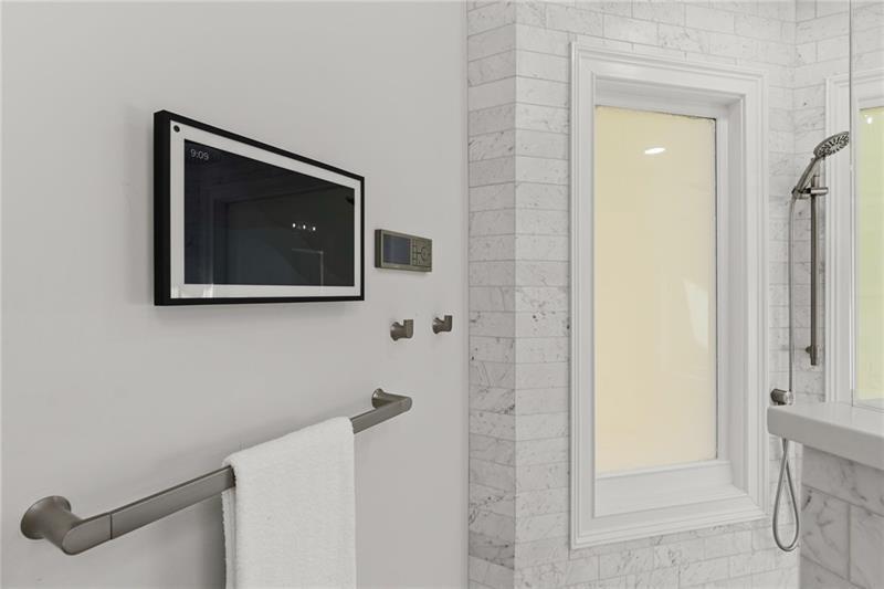 Buford, Georgia, 30518, United States, 6 Bedrooms Bedrooms, ,5 BathroomsBathrooms,Residential,For Sale,1976033