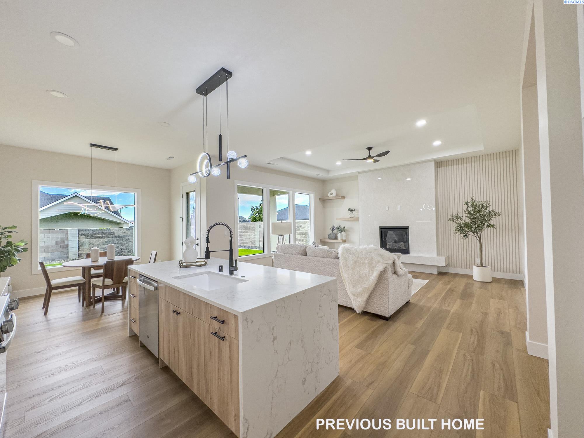 Richland, Washington, 99352, United States, 4 Bedrooms Bedrooms, ,3 BathroomsBathrooms,Residential,For Sale,1918279