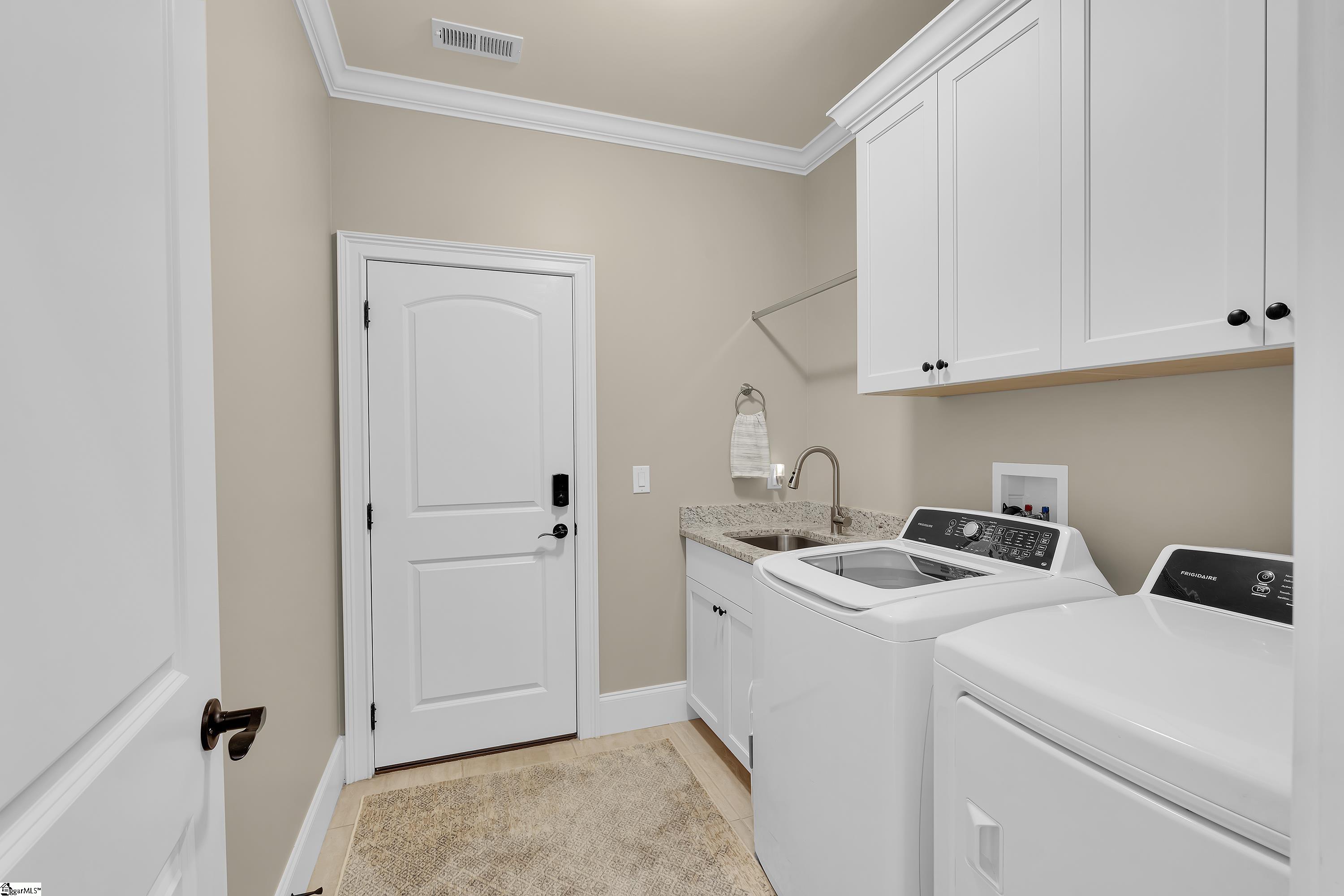 Campobello, South Carolina, 29322, United States, 4 Bedrooms Bedrooms, ,5 BathroomsBathrooms,Residential,For Sale,1827518