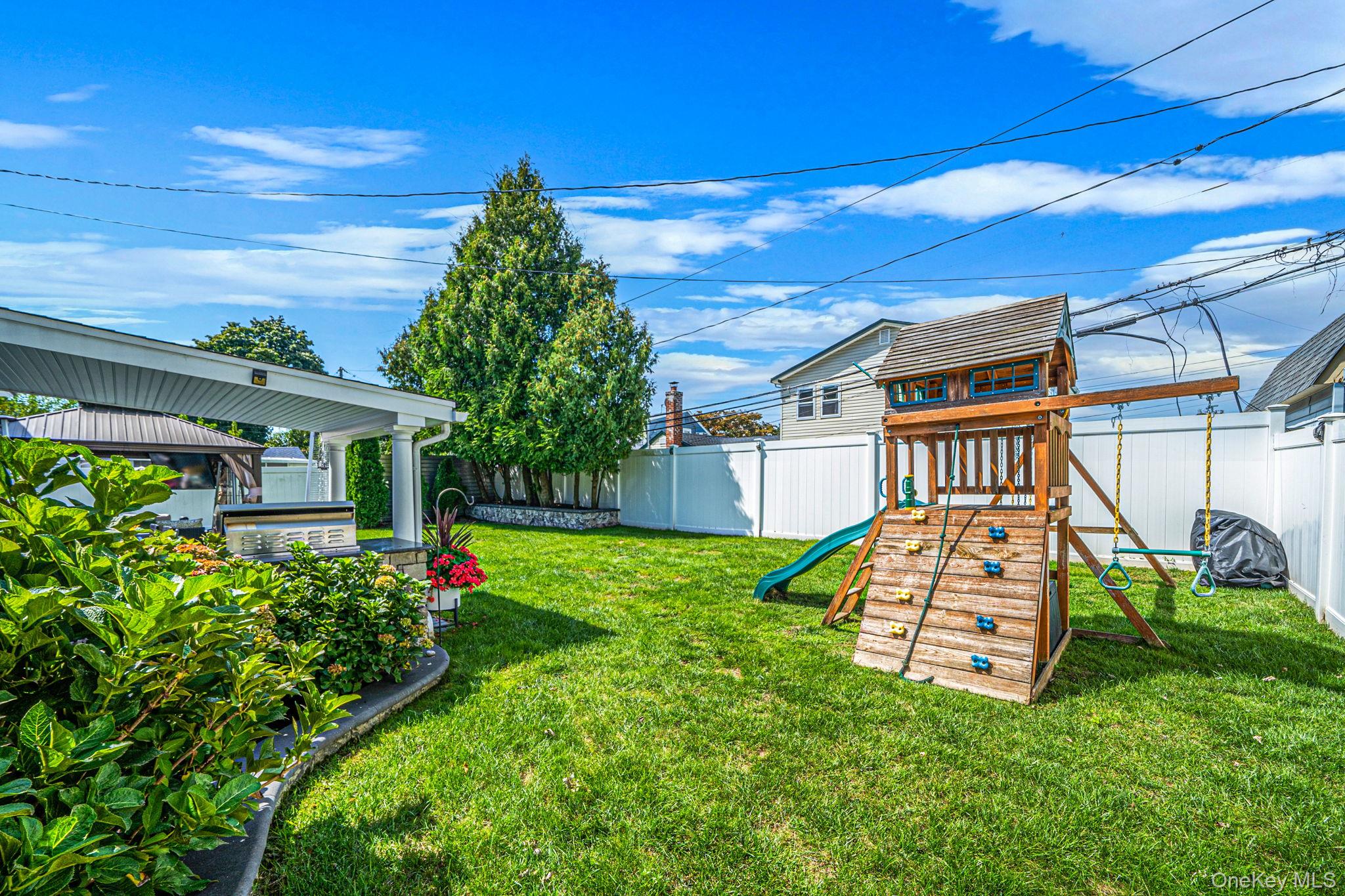  2115 Randall Avenue, East Meadow, NY, 11554 - 物件實景