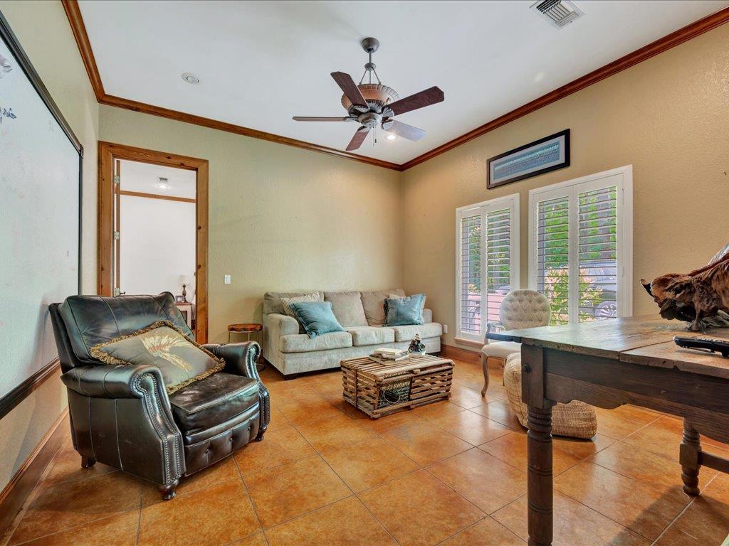 Lufkin, Texas, 75901, United States, 4 Bedrooms Bedrooms, ,5 BathroomsBathrooms,Residential,For Sale,1979665