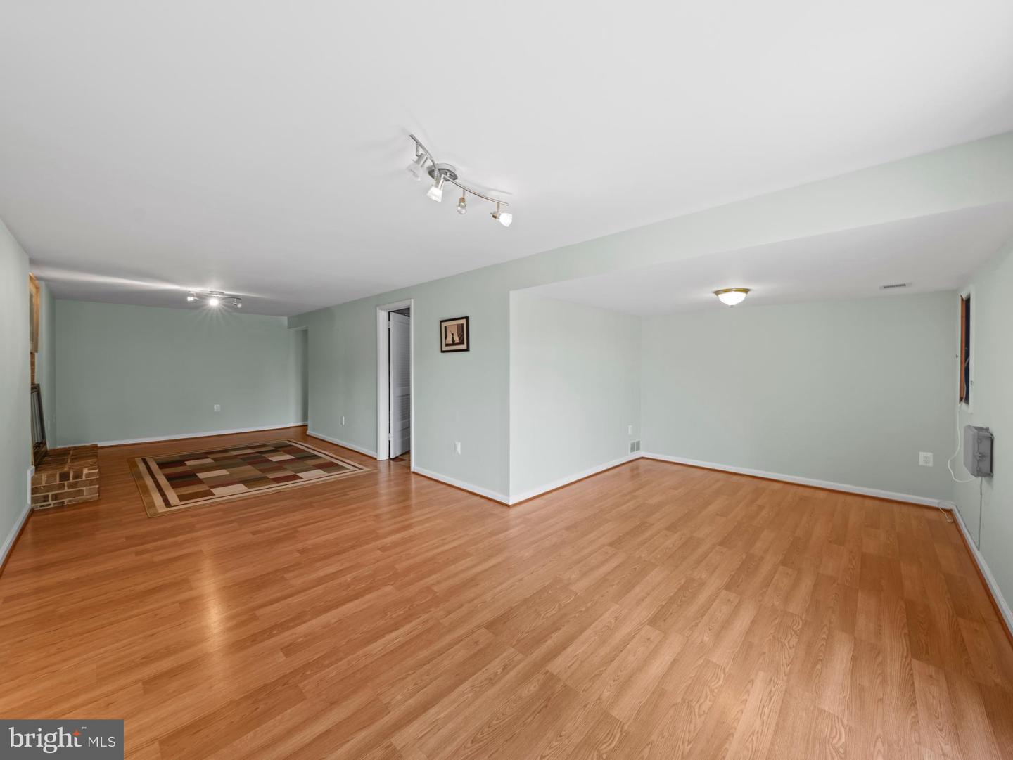 Annandale, Virginia, 22003, United States, 3 Bedrooms Bedrooms, ,4 BathroomsBathrooms,Residential,For Sale,2001924