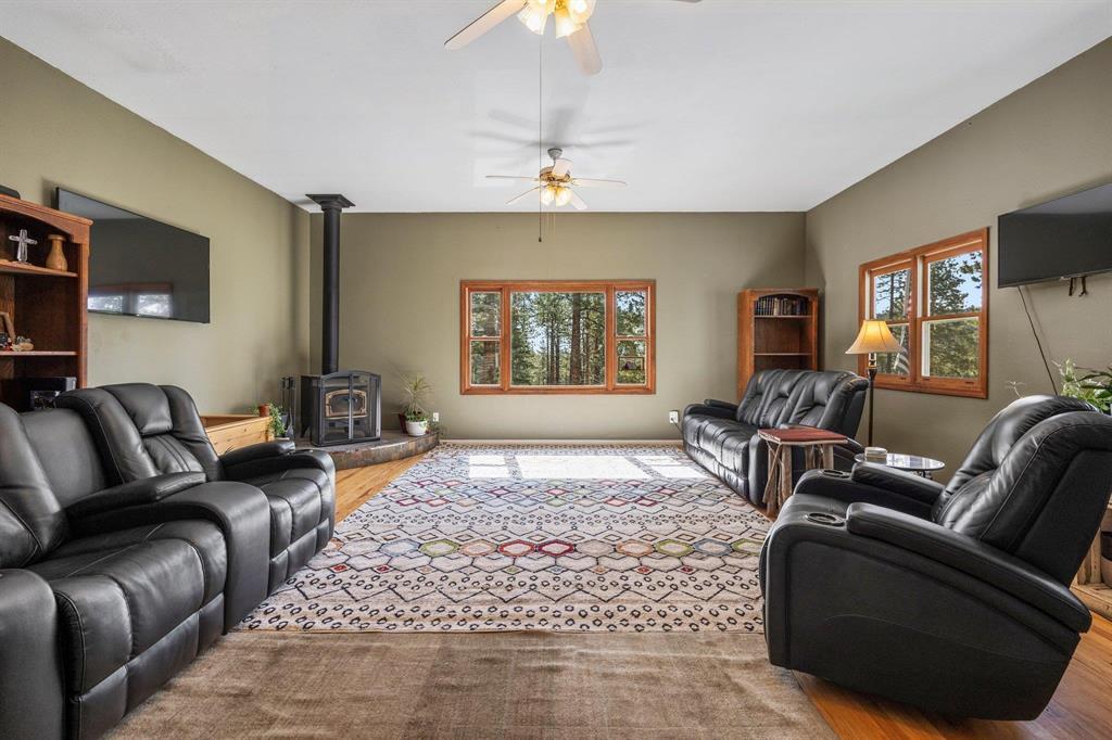 Durango, Colorado, 81301, United States, 3 Bedrooms Bedrooms, ,3 BathroomsBathrooms,Residential,For Sale,1836848