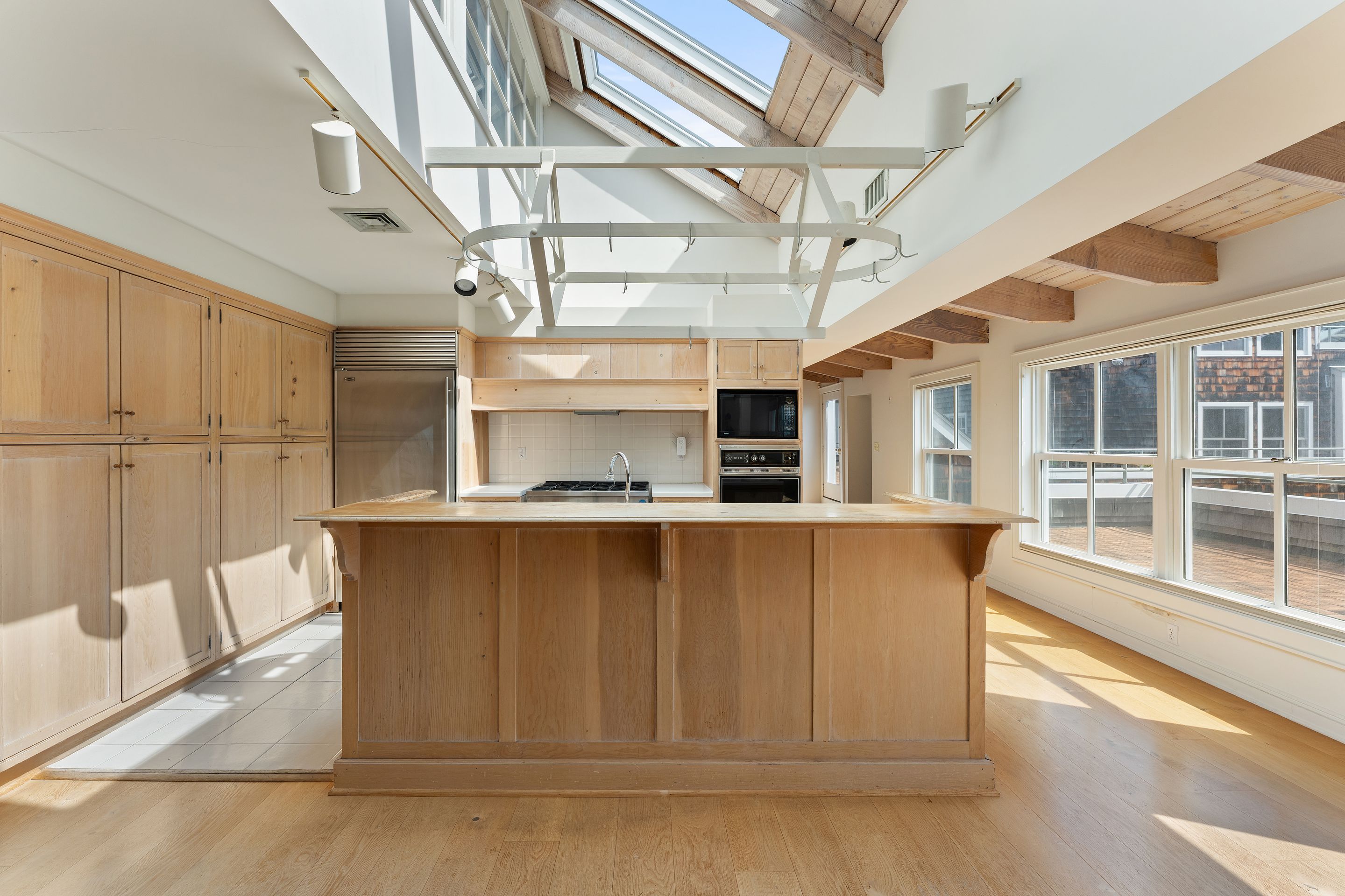  27 N Buckhout Street - 物件實景